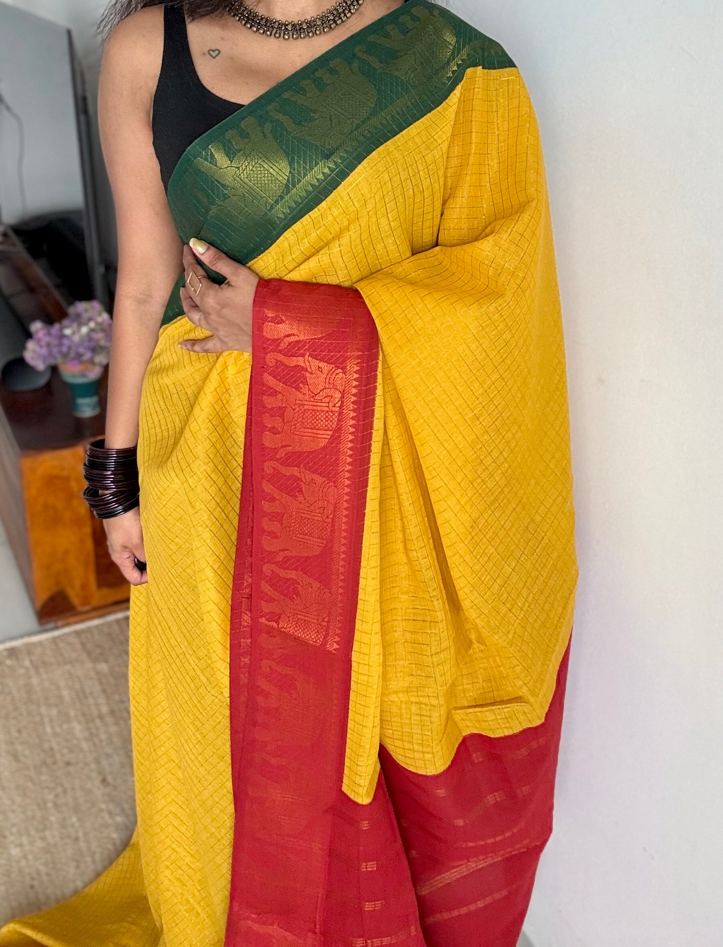Sungudi cotton checks, yellow base, red and dark green border with elephant motifs, soft cotton - YCCOTNGJJA171