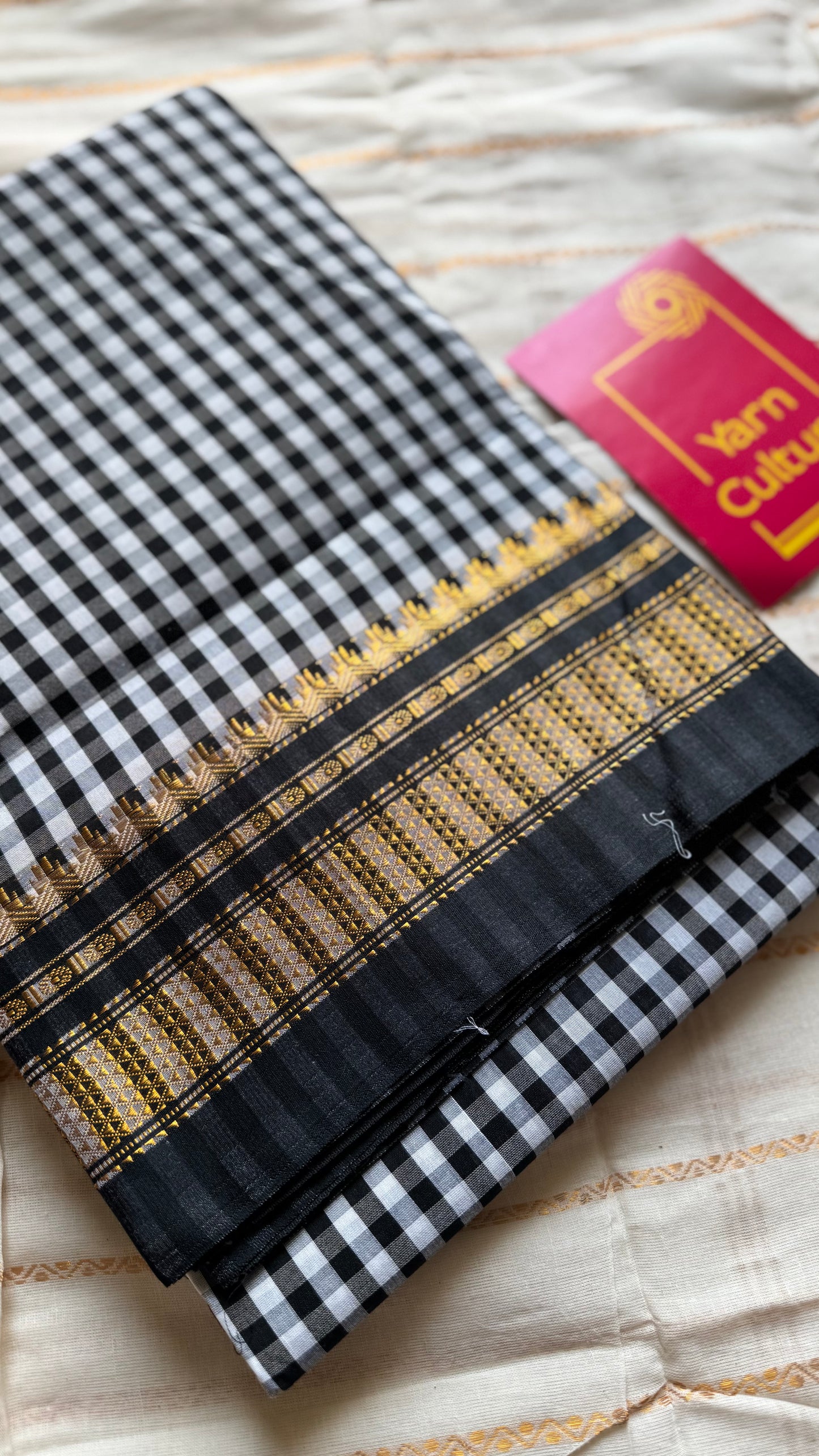 llkal black and white checks with chikki paras border, soft cotton - YCLOKICAP232