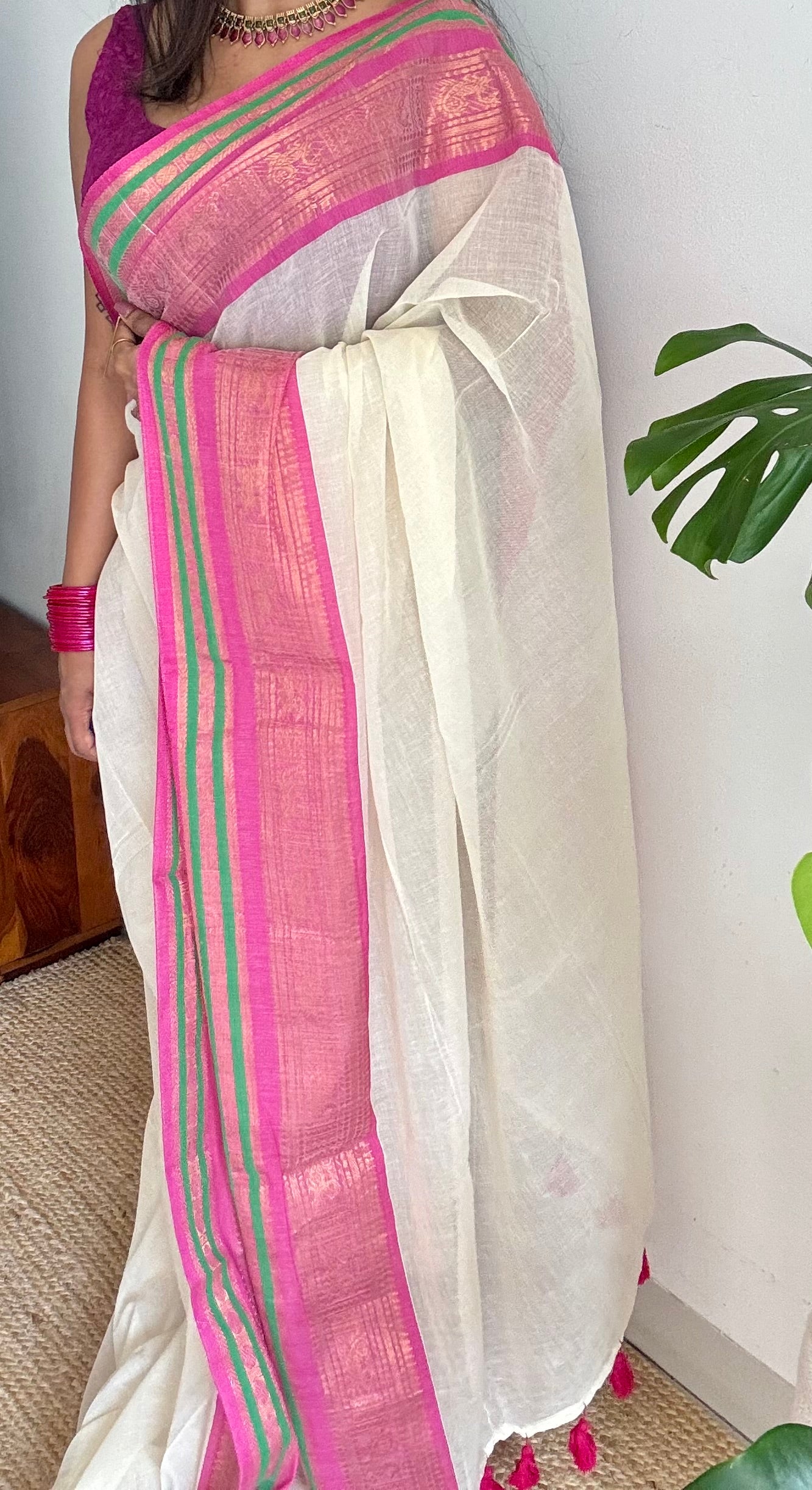 Ivory mul saree, magenta and green kanchi border - YCIEON10