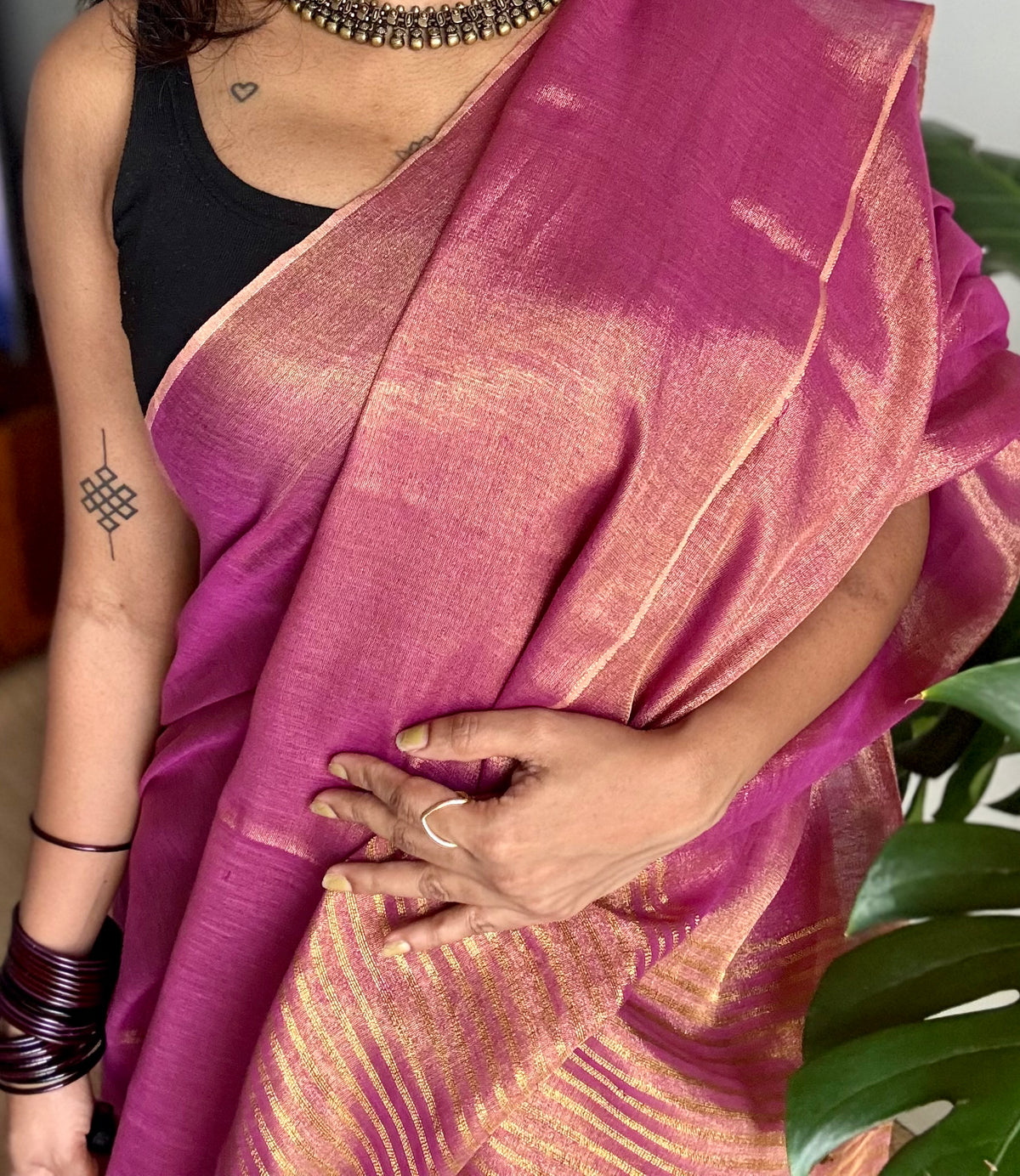Light purple pink with gold, dual tone metallic tissue linen saree - YCBCLTOC55