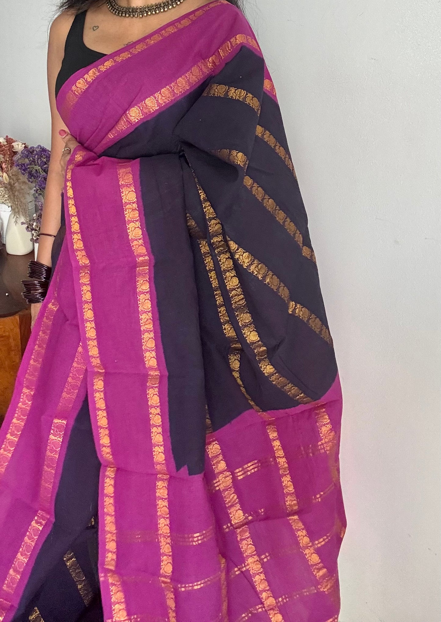Dark blue with magenta peacock striped sungudi, kattuchayam dyed madurai cotton - YCCOTNMSAP165