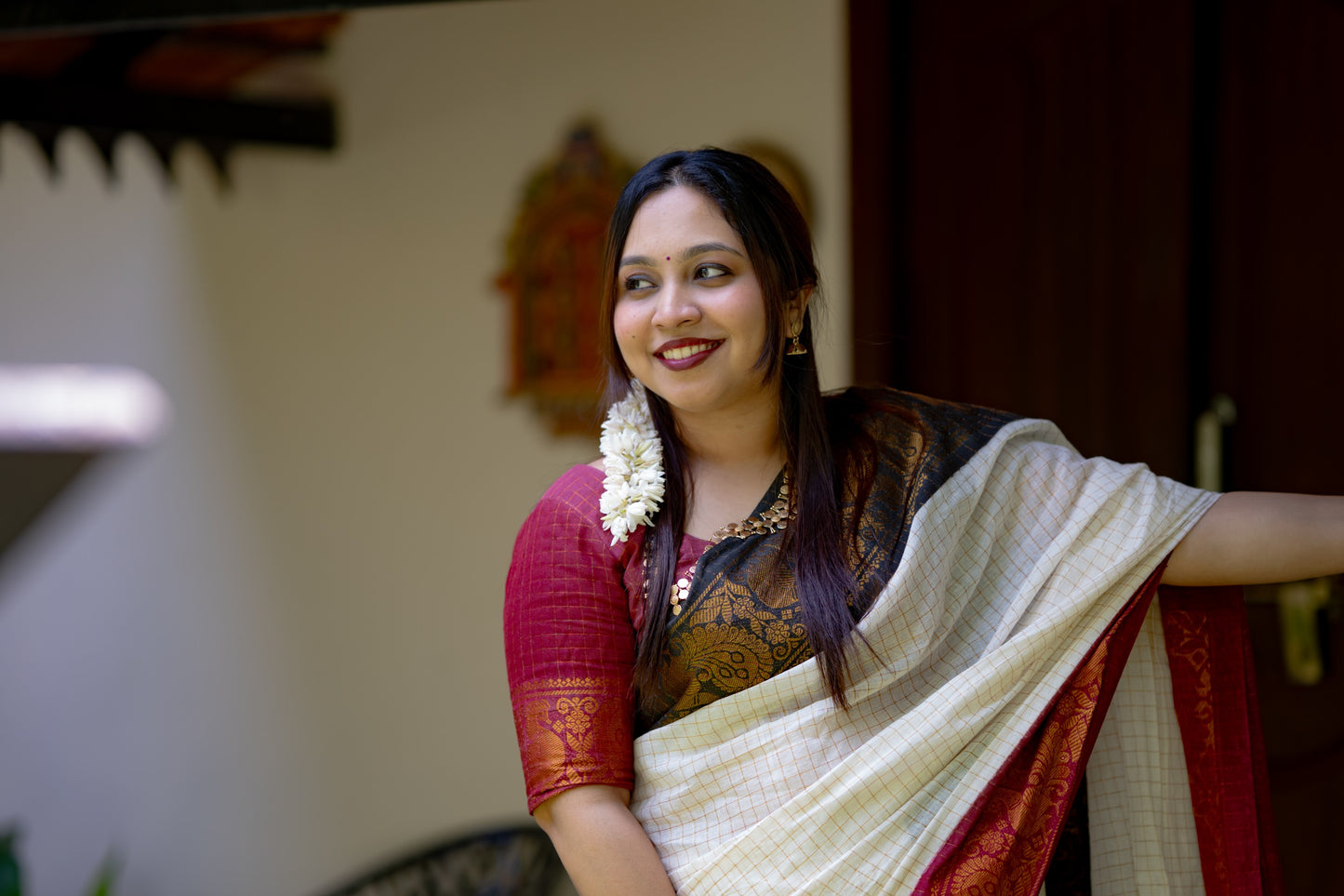 Ayesha : Chembarathi - Sungudi checks, ivory gold base, black and maroon dual tone border, soft cotton - YCIEON162