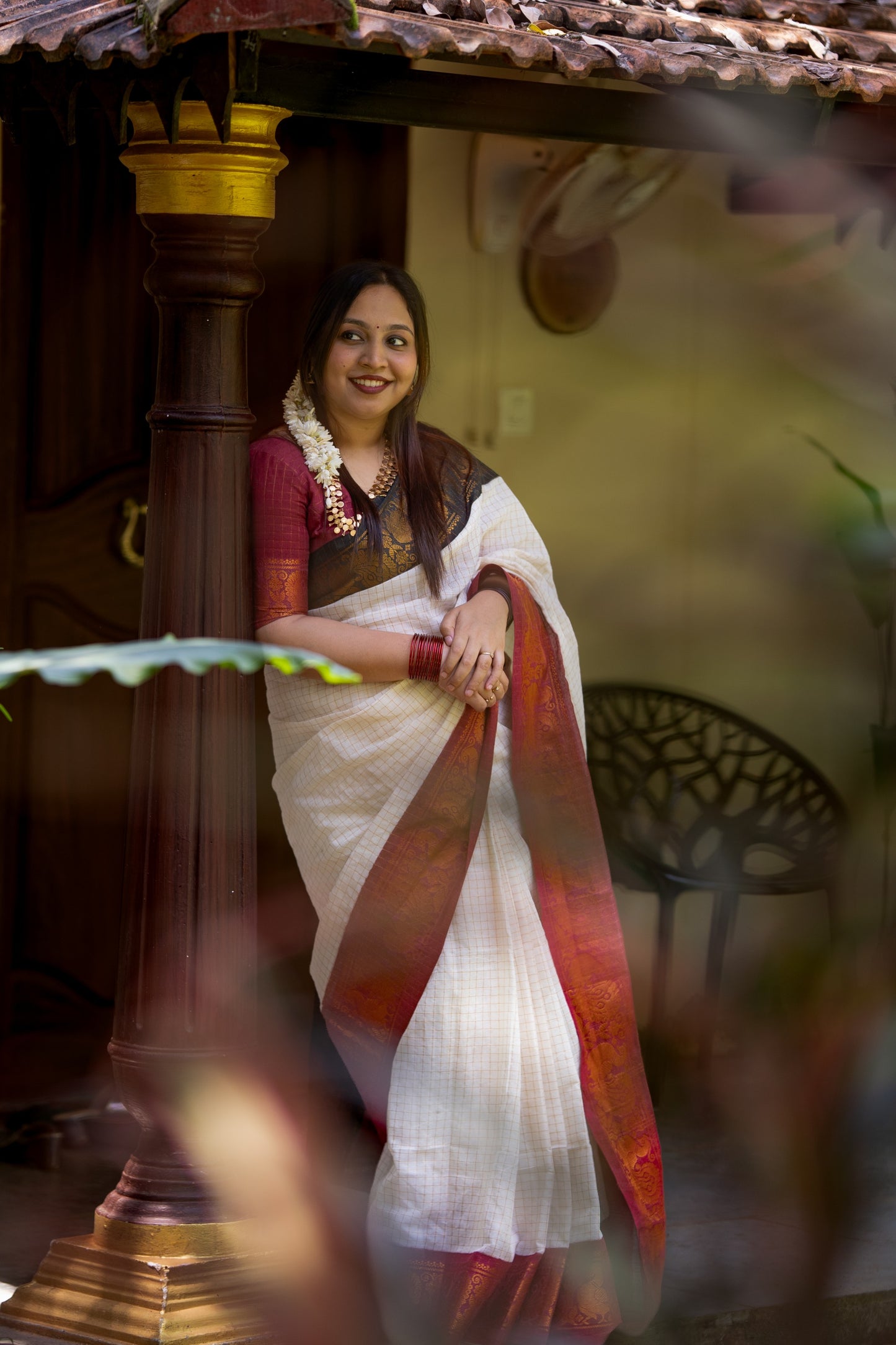 Ayesha : Chembarathi - Sungudi checks, ivory gold base, black and maroon dual tone border, soft cotton - YCIEON162