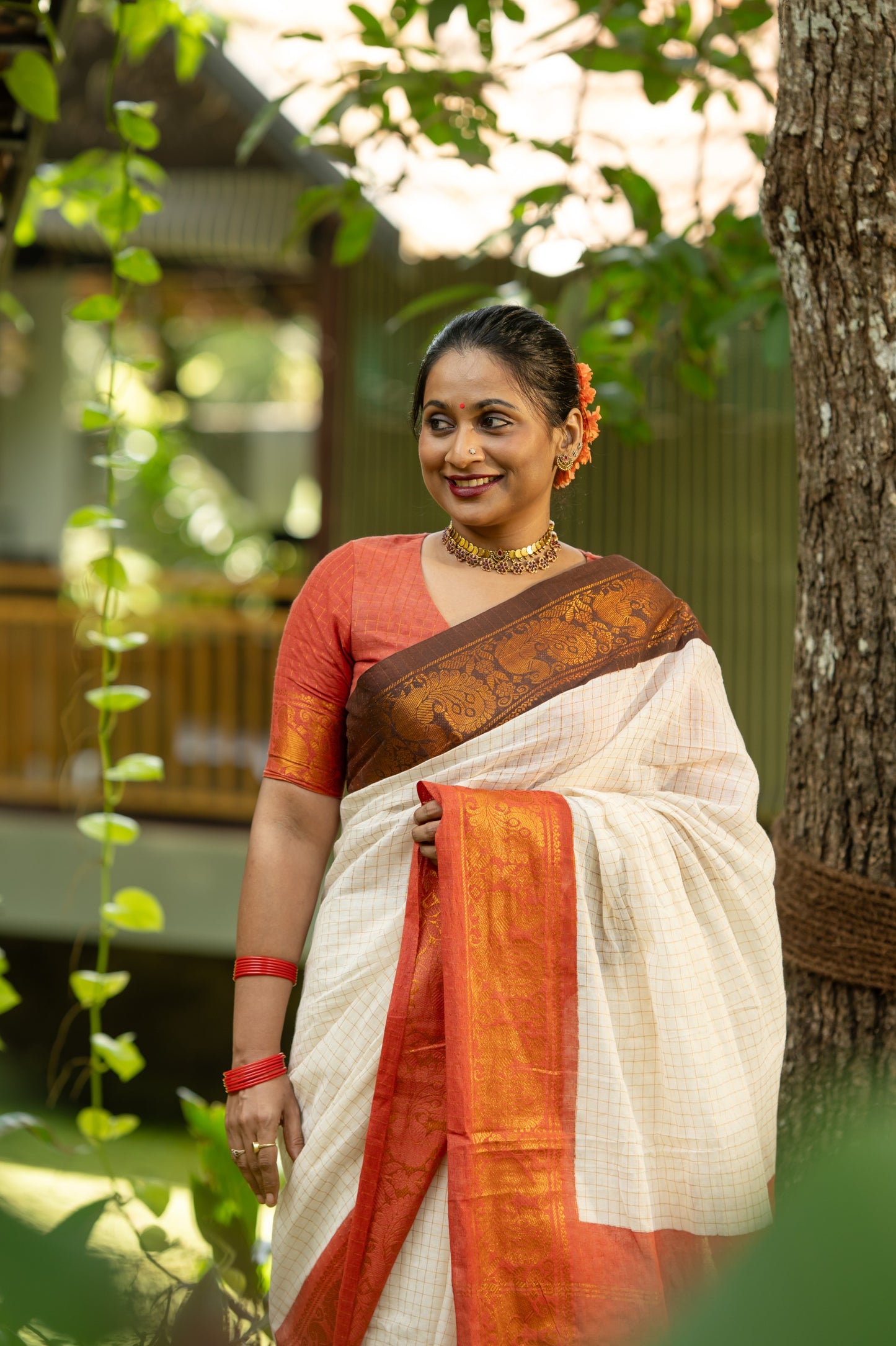 Namita : Kanakambaram - Sungudi checks, ivory gold base, brown and orange dual tone border, soft cotton - YCIEON160