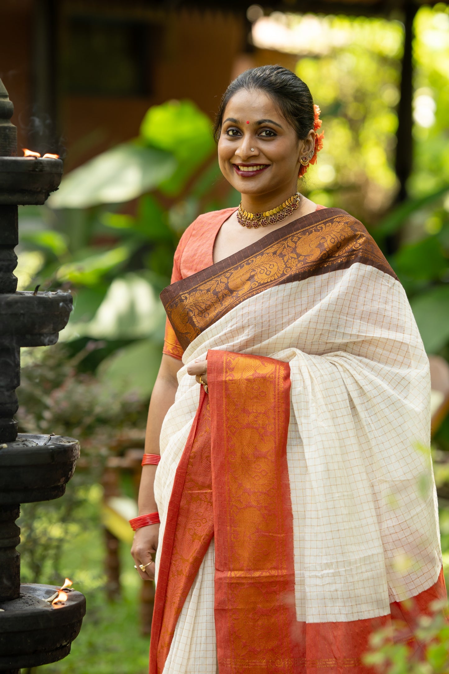 Namita : Kanakambaram - Sungudi checks, ivory gold base, brown and orange dual tone border, soft cotton - YCIEON160