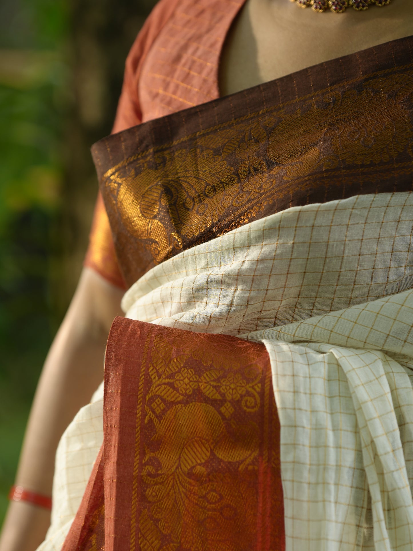 Namita : Kanakambaram - Sungudi checks, ivory gold base, brown and orange dual tone border, soft cotton - YCIEON160