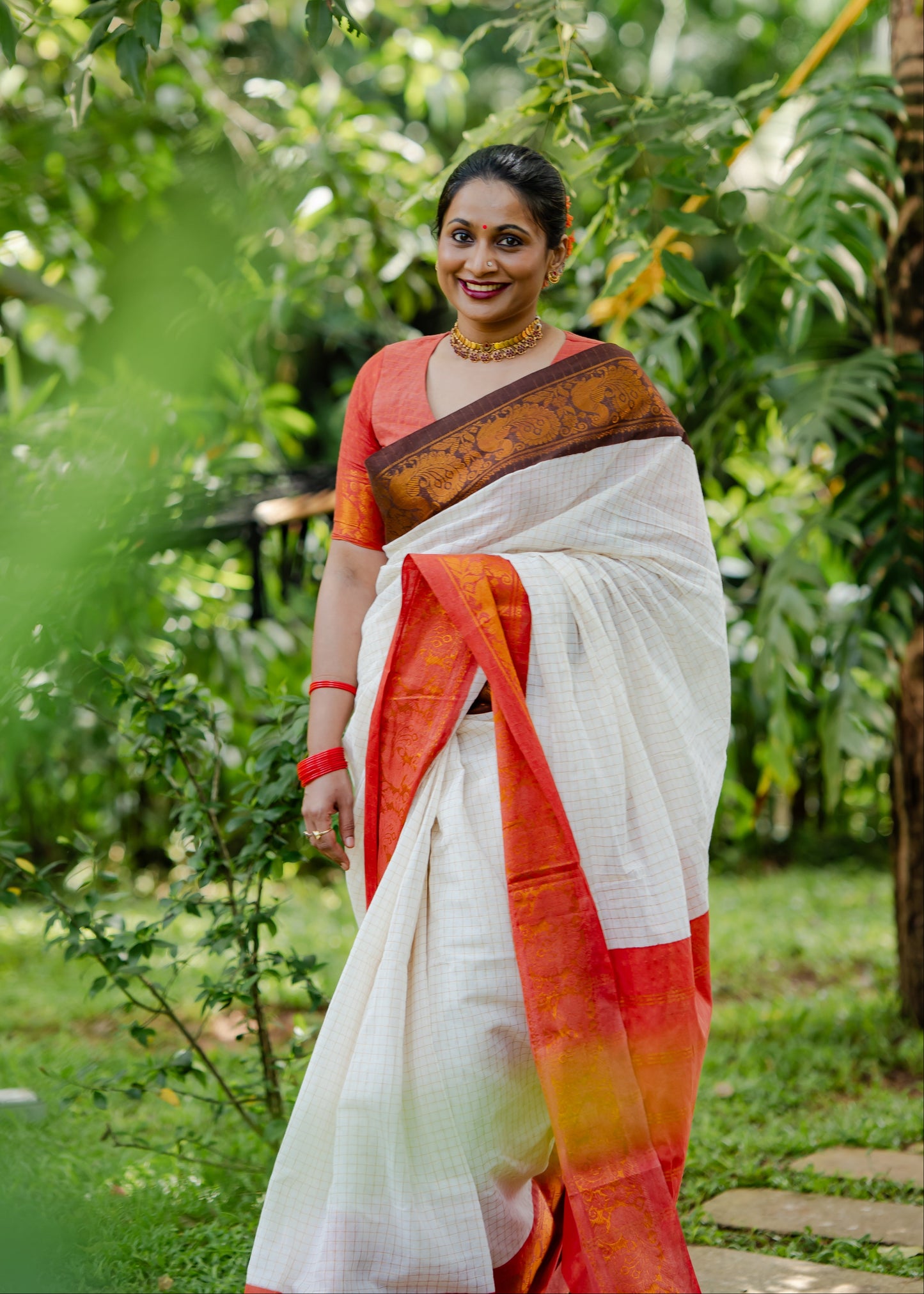 Namita : Kanakambaram - Sungudi checks, ivory gold base, brown and orange dual tone border, soft cotton - YCIEON160