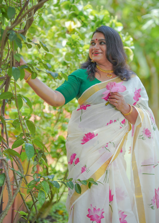 Geethi : Ivory and gold with vibrant pink lotuses, Kerala cotton - YCONKCE106