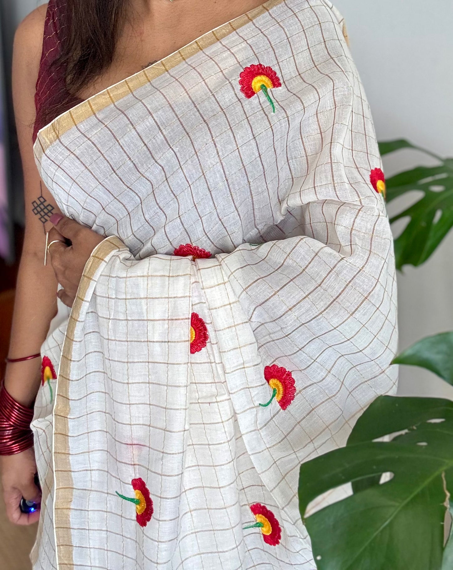 Ivory mul saree, checkered with floral embroidery - YCIEON28