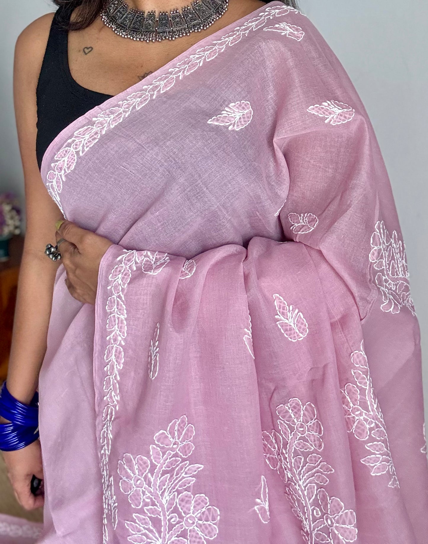 Sahar - light mauve hand-embroidered chikankari cotton saree - YCLCKFE418