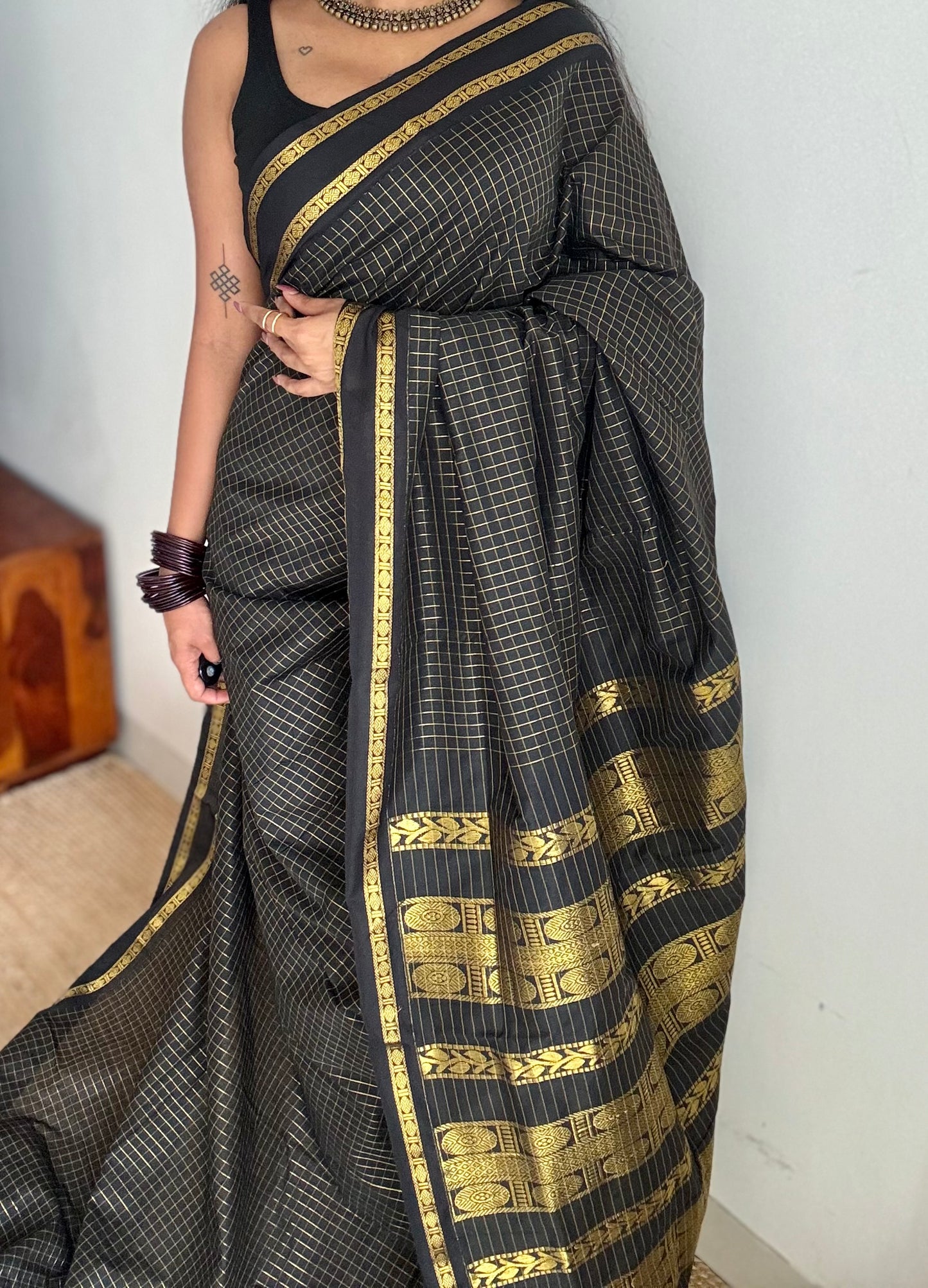 Black, arani zari checks saree, cotton silk - YCCOTNAUG16