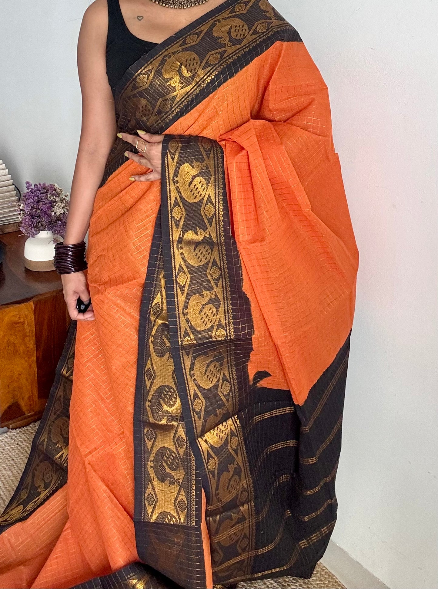 Orange with black contrast zari checkered sungudi, kattuchayam dyed madurai cotton - YCCOTNJUCC15