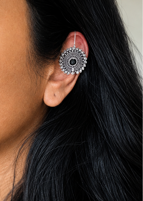 Bugadi clip-on (non pierced), black stone, oxidised silver - YCOSBU719