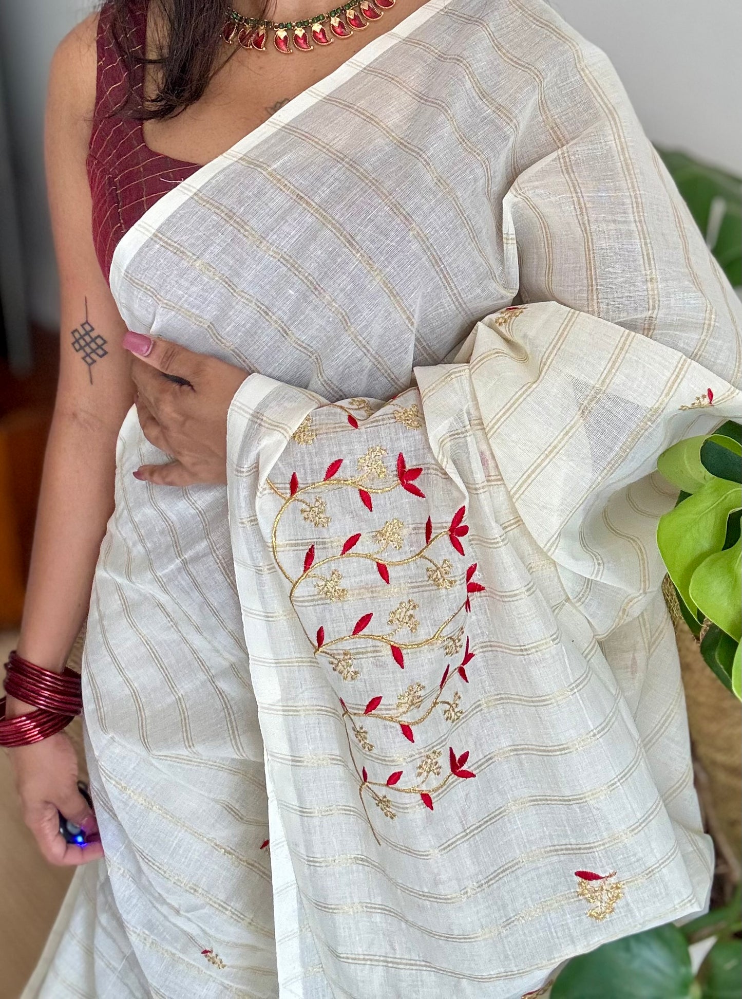 Ivory and gold soft cotton saree, red floral vine embroidery - YCIEON60