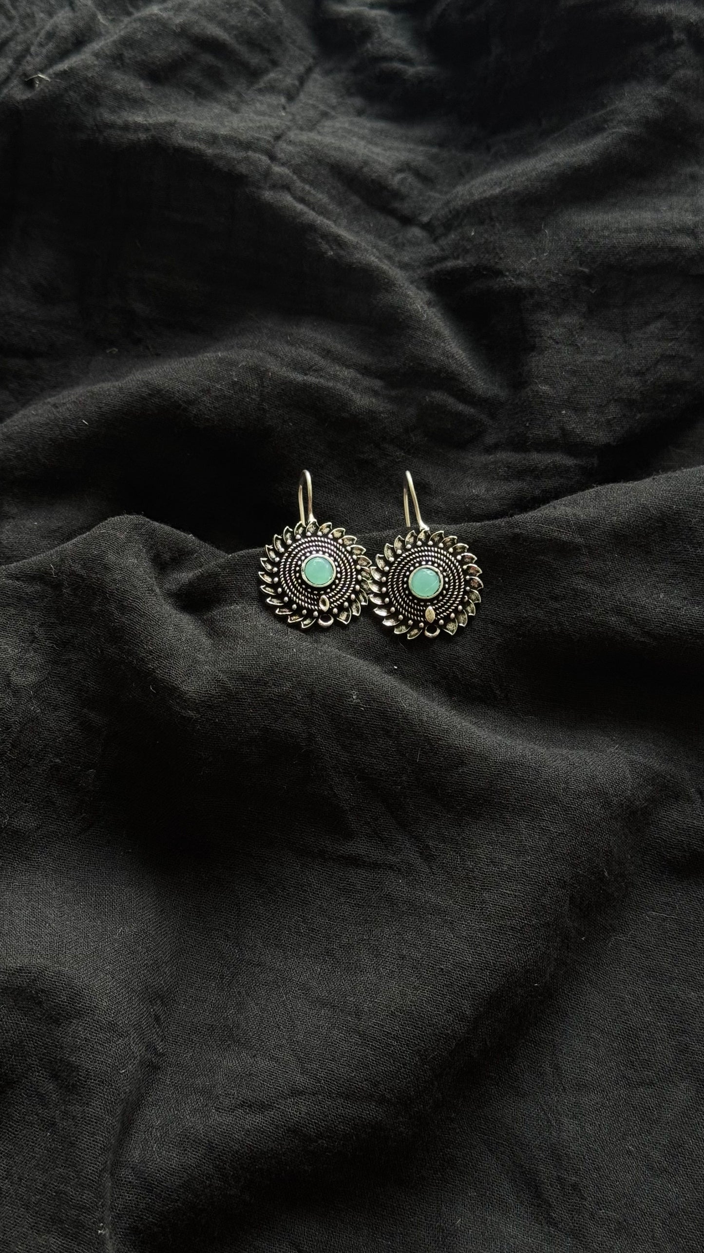 Bugadi clip-on (non pierced), mint stone, oxidised silver - YCOSBU718