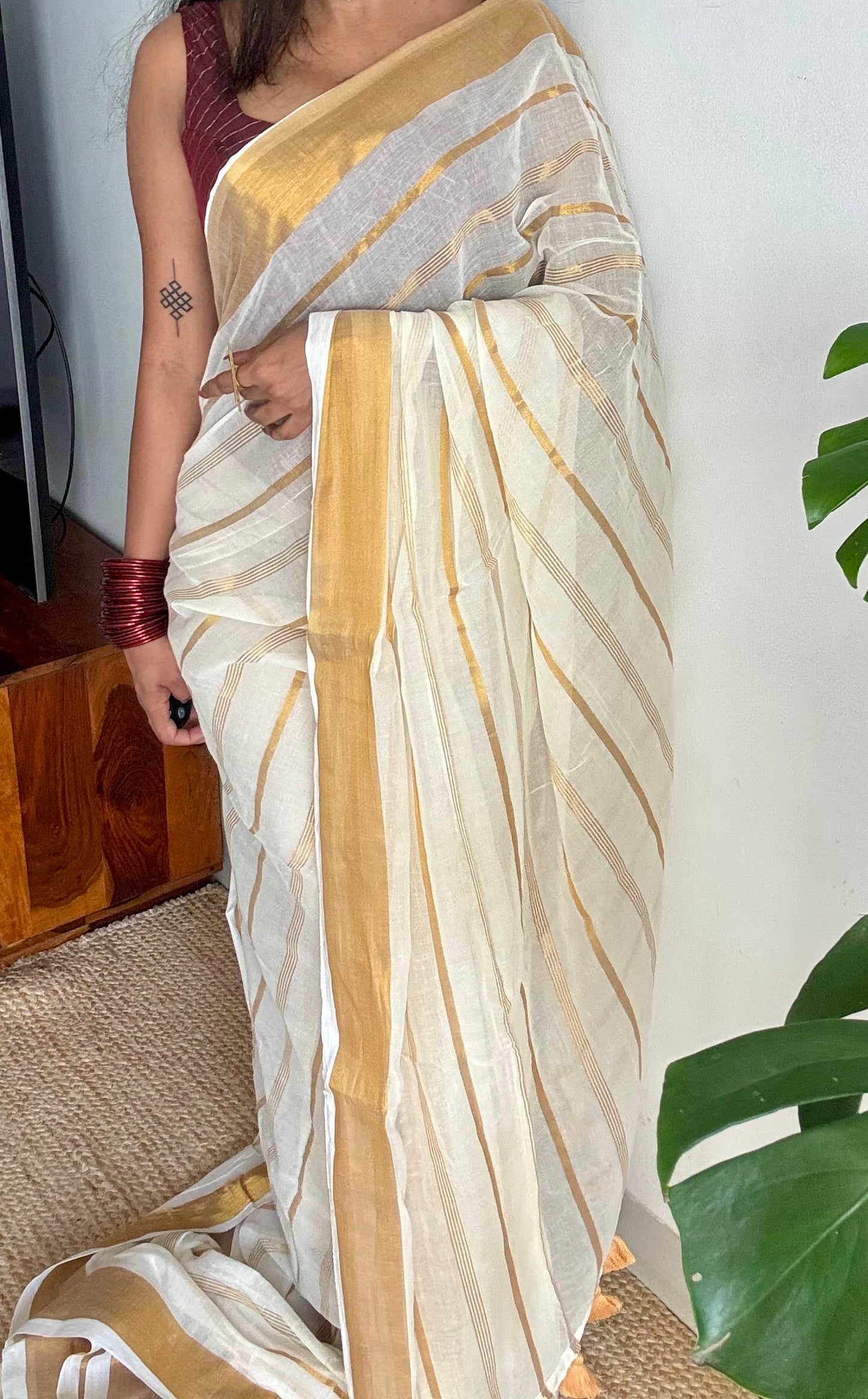 Ivory mul saree, gold stripes - YCIEON01