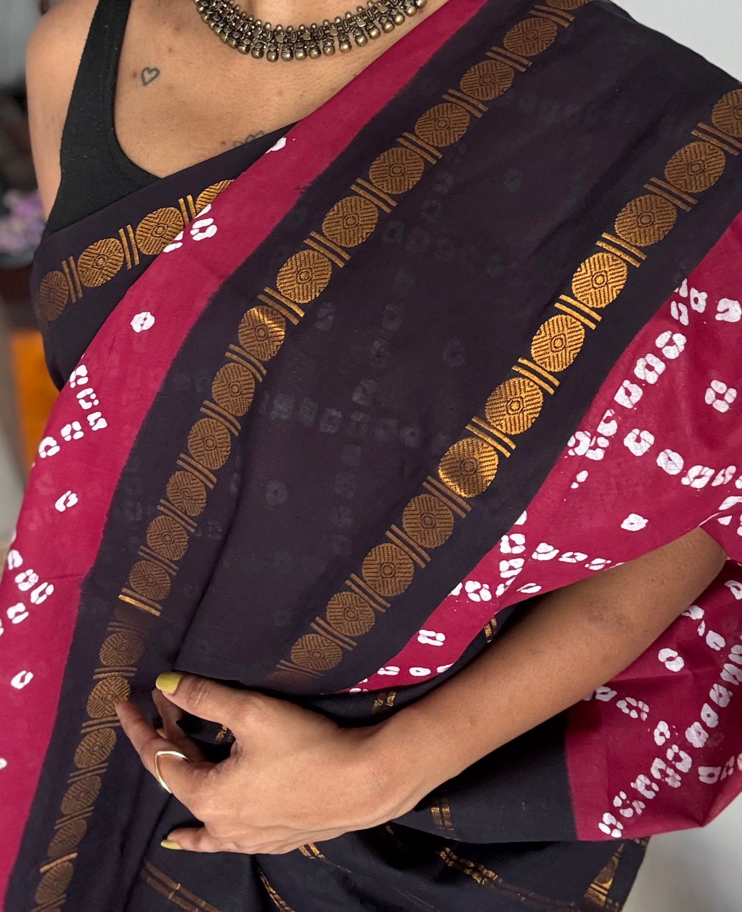 Maroon with black printed sungudi, madurai cotton - YCCOTNSUDE101