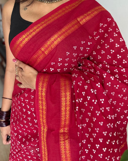 Dark red, wax dot printed sungudi, kattuchayam dyed madurai cotton - YCCOTNMSAP148