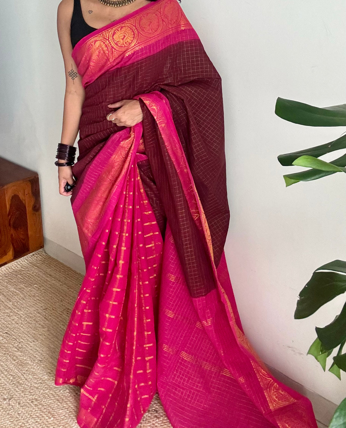 Dark maroon and hot pink sungudi cotton half-half saree - YCCOTNIDOC23