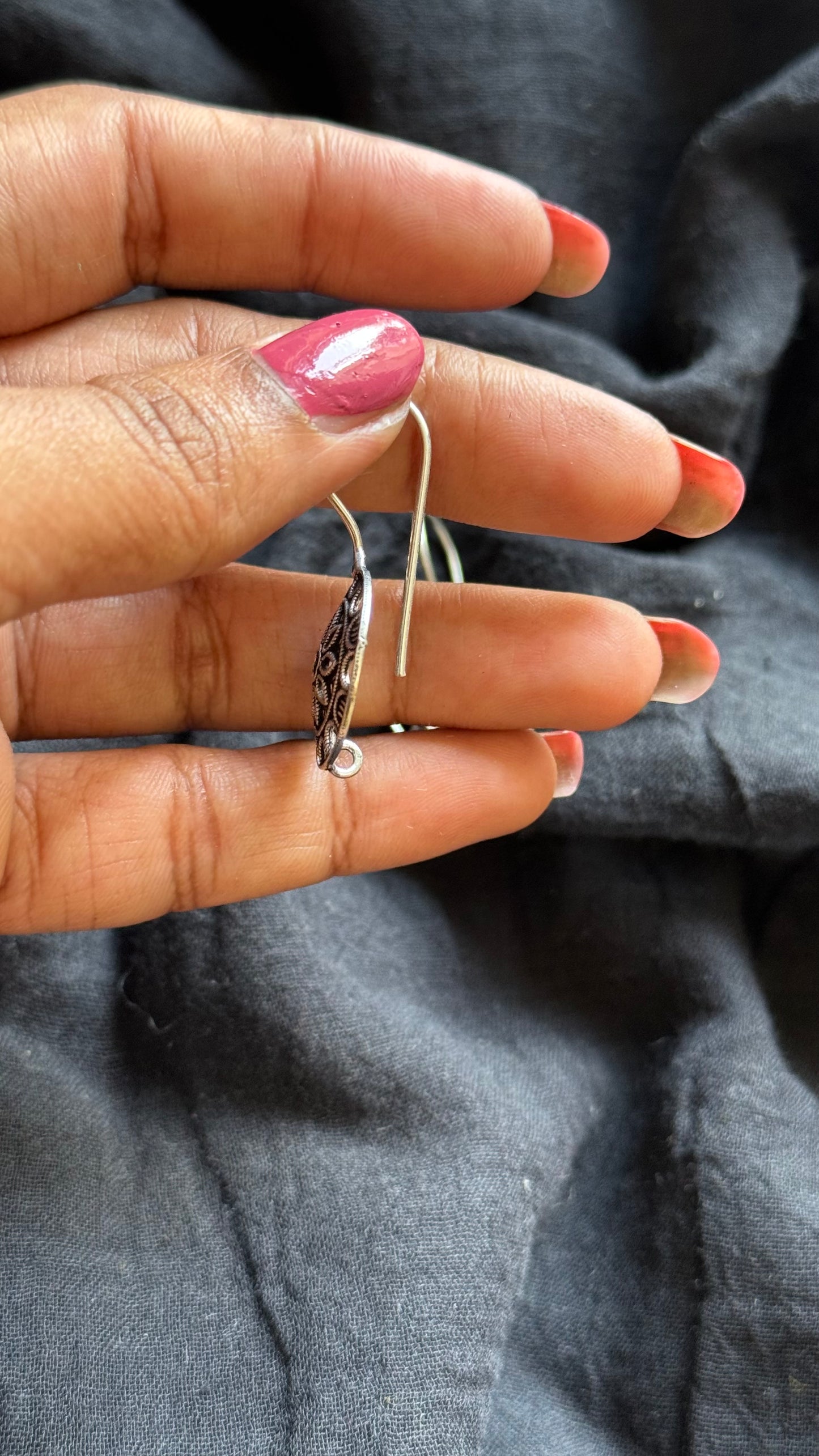Bugadi clip-on (non pierced), oxidised silver - YCOSEBU538