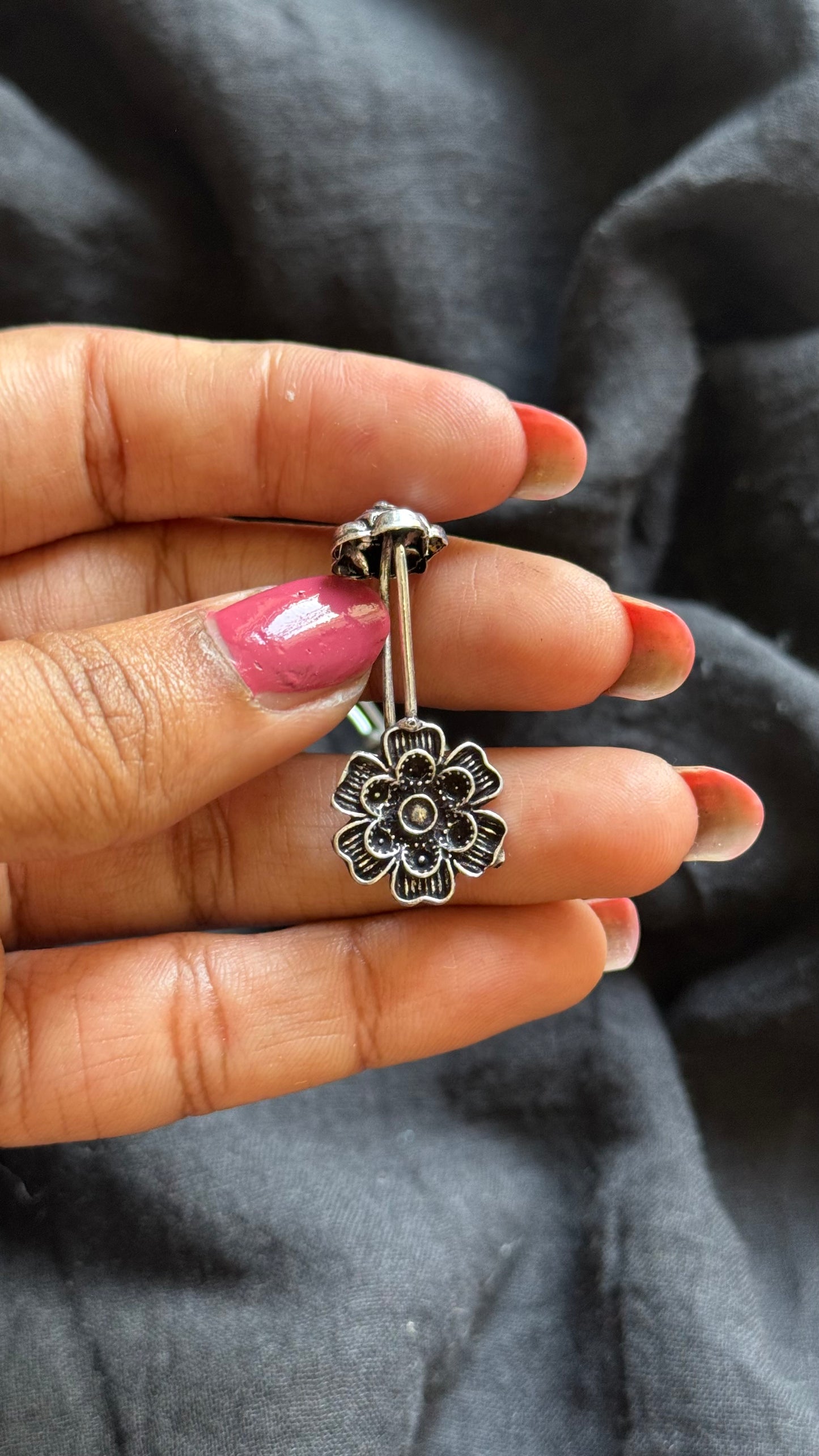 Bugadi clip-on (non pierced), oxidised silver - YCOSEBU530