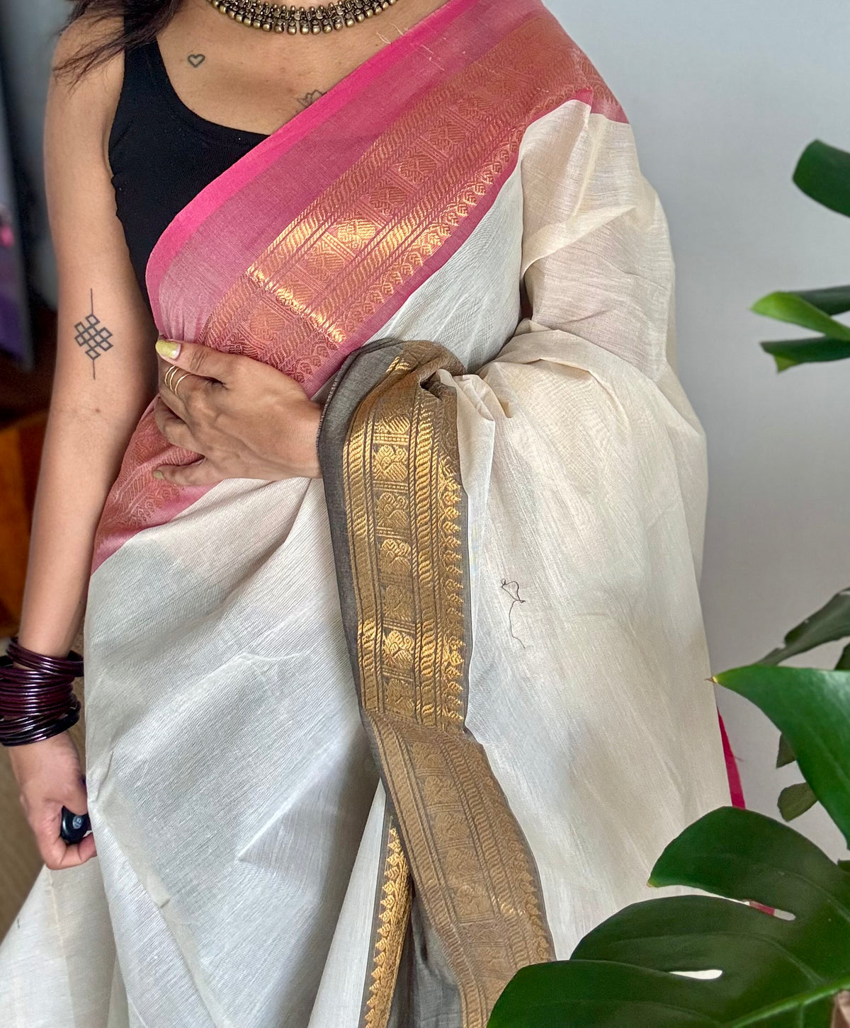 Ivory with pink and black ganga jamuna zari border kanchi cotton saree - YCCOTNCKSE22