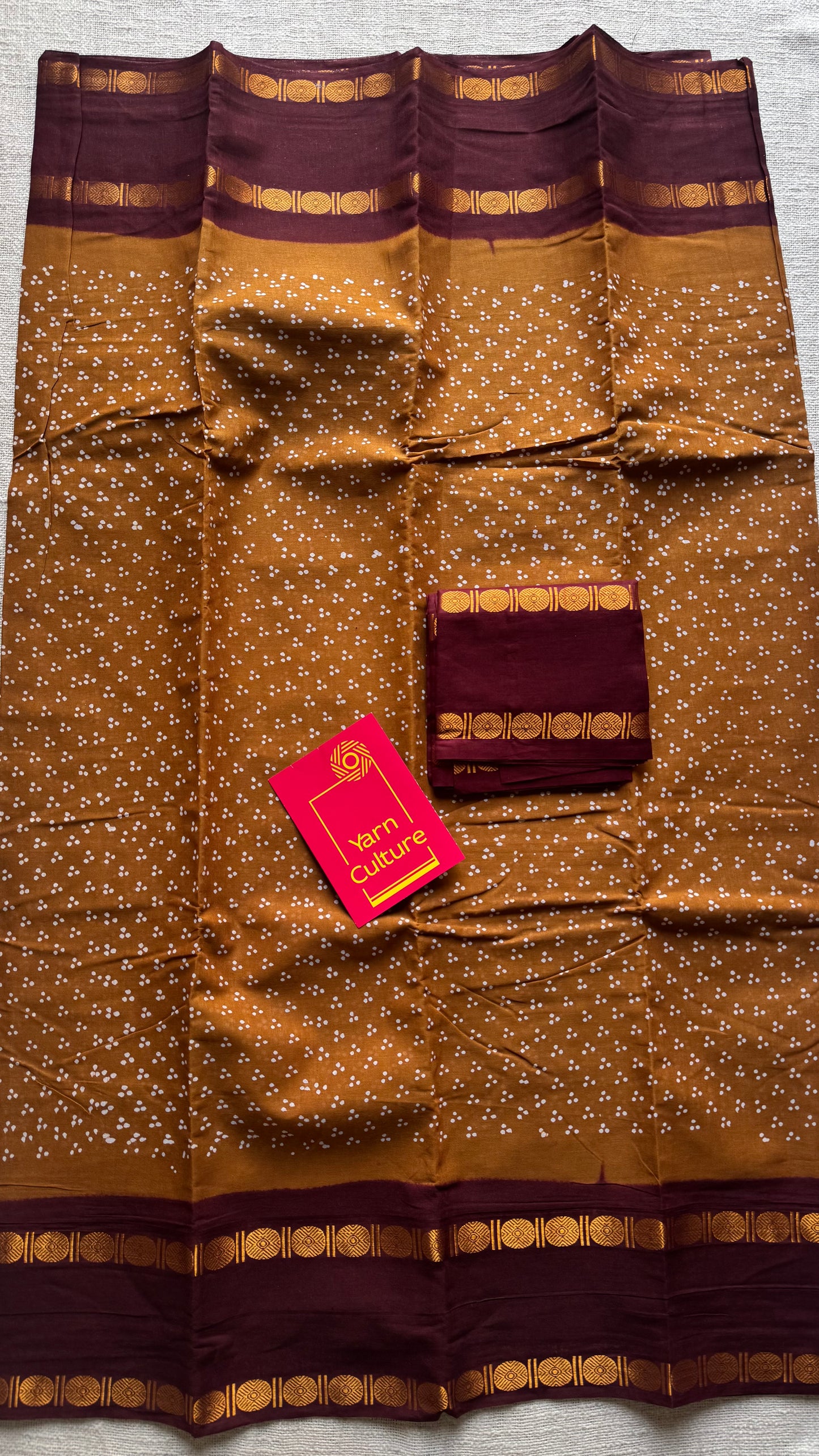 Light brown with maroon contrast border, kattuchayam dyed madurai sungudi cotton saree - YCCOTNMSFE85