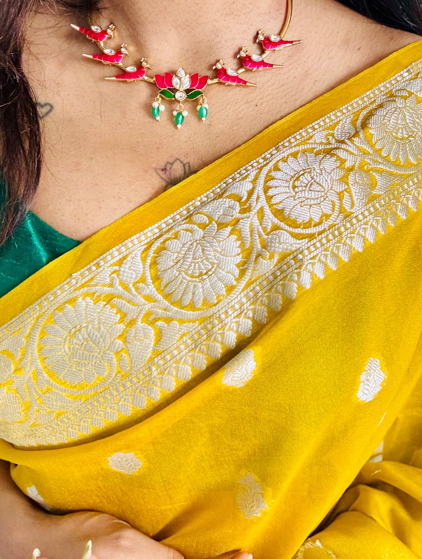 Parrot lotus hasli neckpiece, with earrings - YCGPNP607