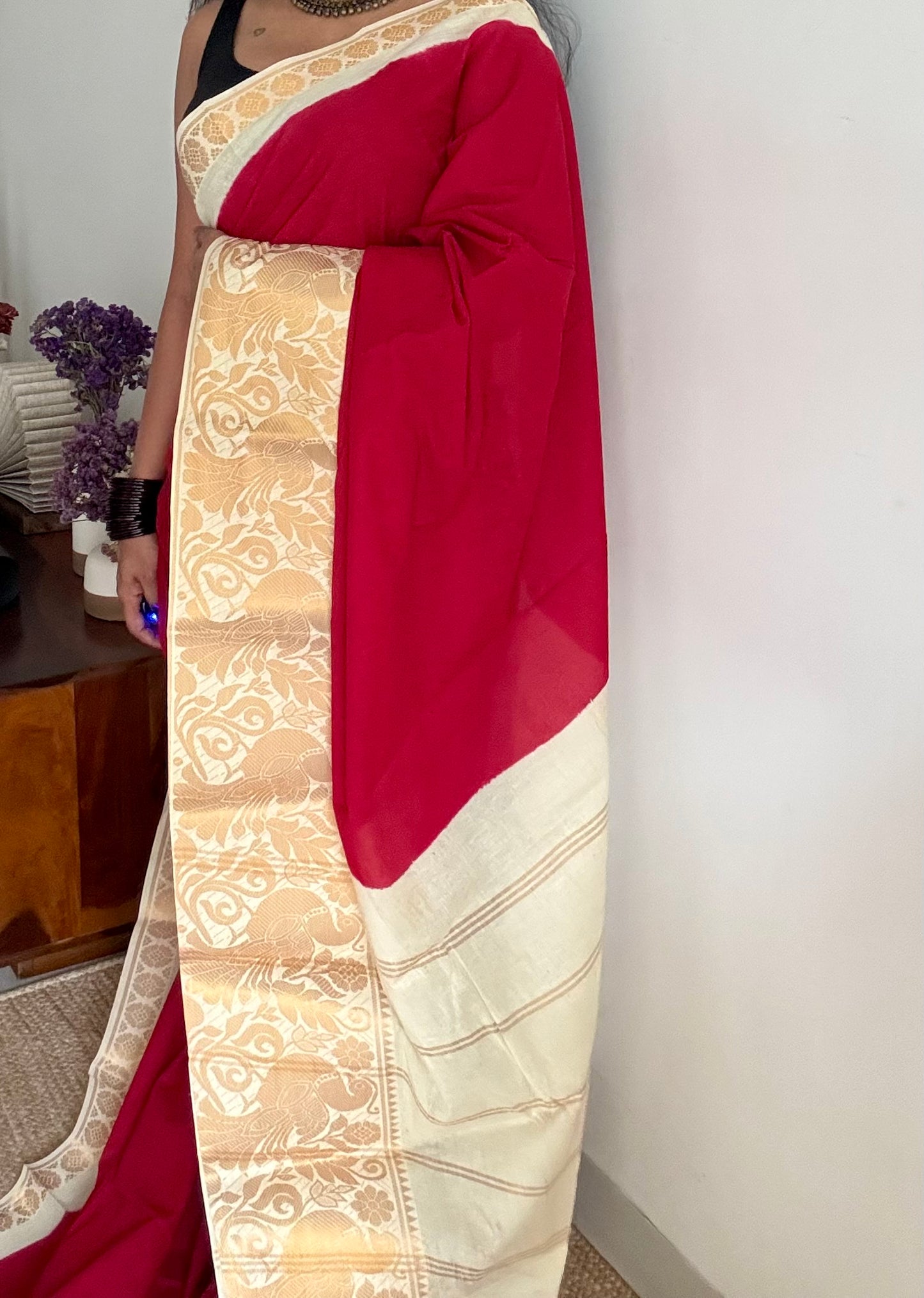 Red long border sungudi saree with cream contrast, kattuchayam dyed madurai cotton - YCCOTNMA251