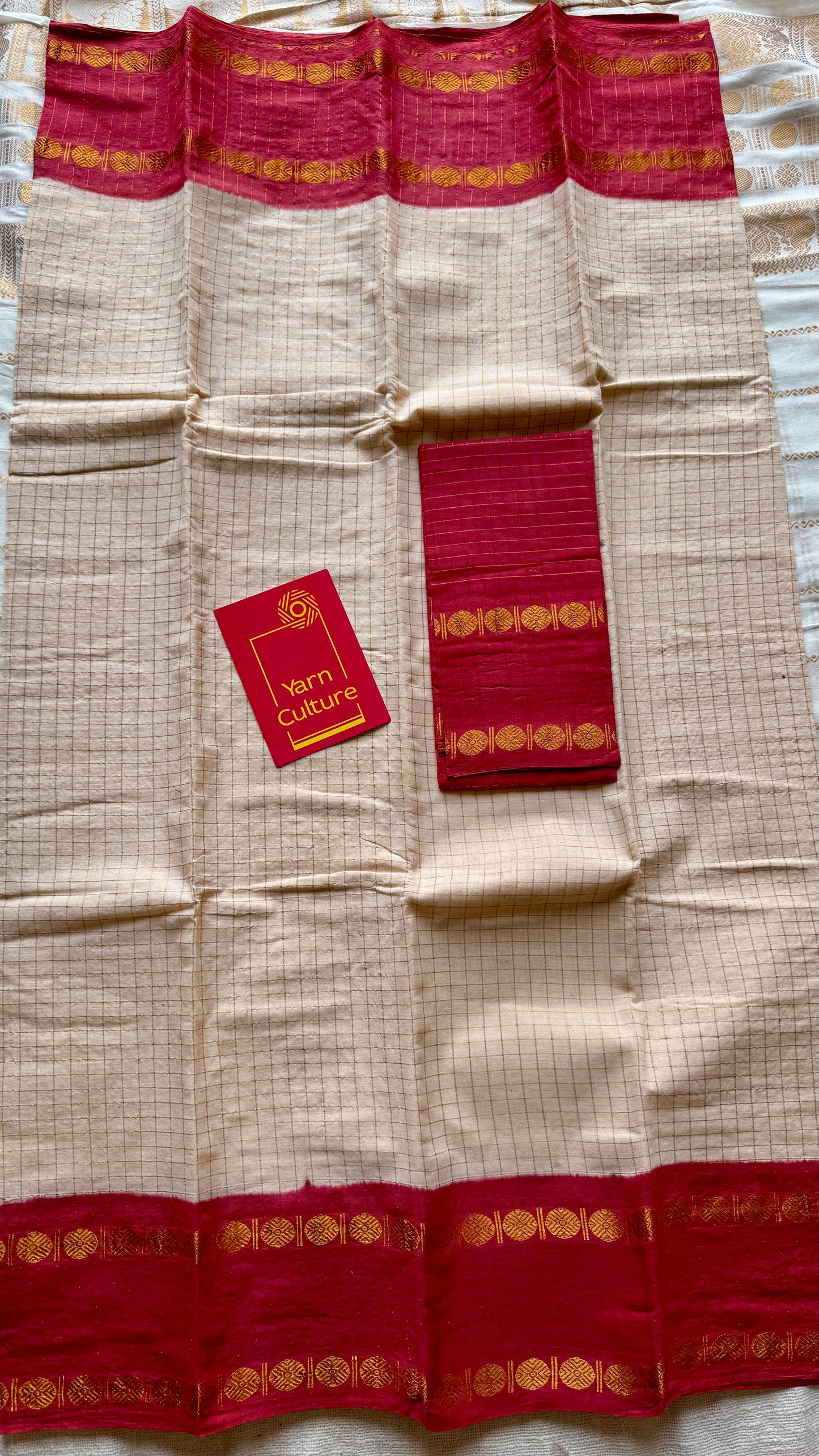 Ivory with light red contrast zari checkered sungudi, kattuchayam dyed madurai cotton - YCIEON89