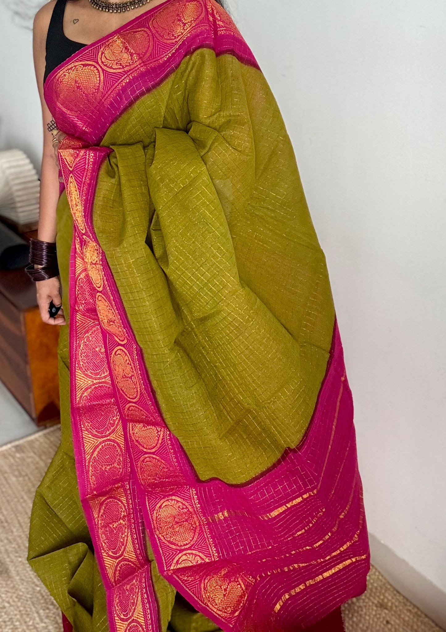 Olive green with magenta contrast zari checkered sungudi, kattuchayam dyed madurai cotton - YCCOTNJU25