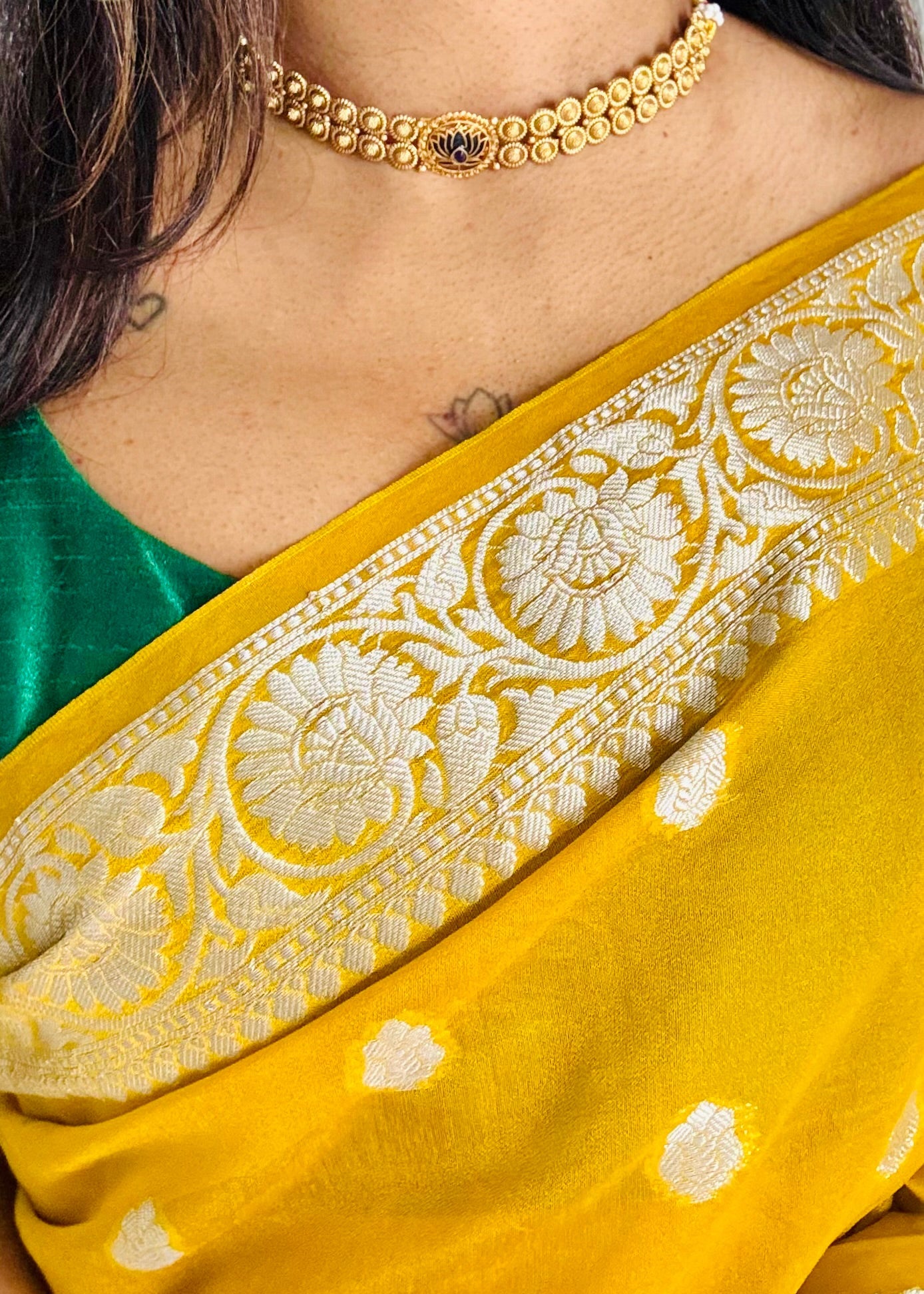 Double layered coin neckpiece with blue lotus pendant, with earrings - YCGPNP625