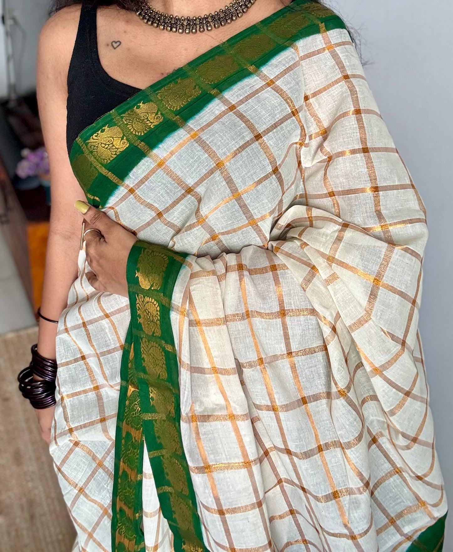 Cream with dark green pavithra kattam sungudi, madurai cotton - YCCOTNSUDE76