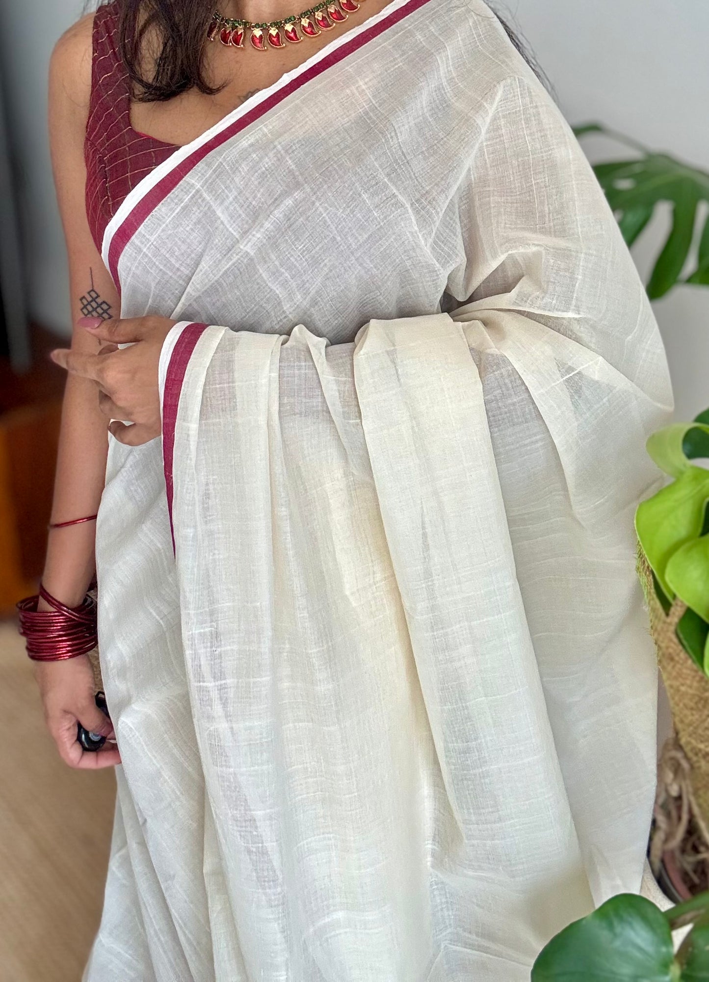 Handloom, woven in Chendamangalam Looms, ivory with maroon border, soft cotton saree - YCIEON151