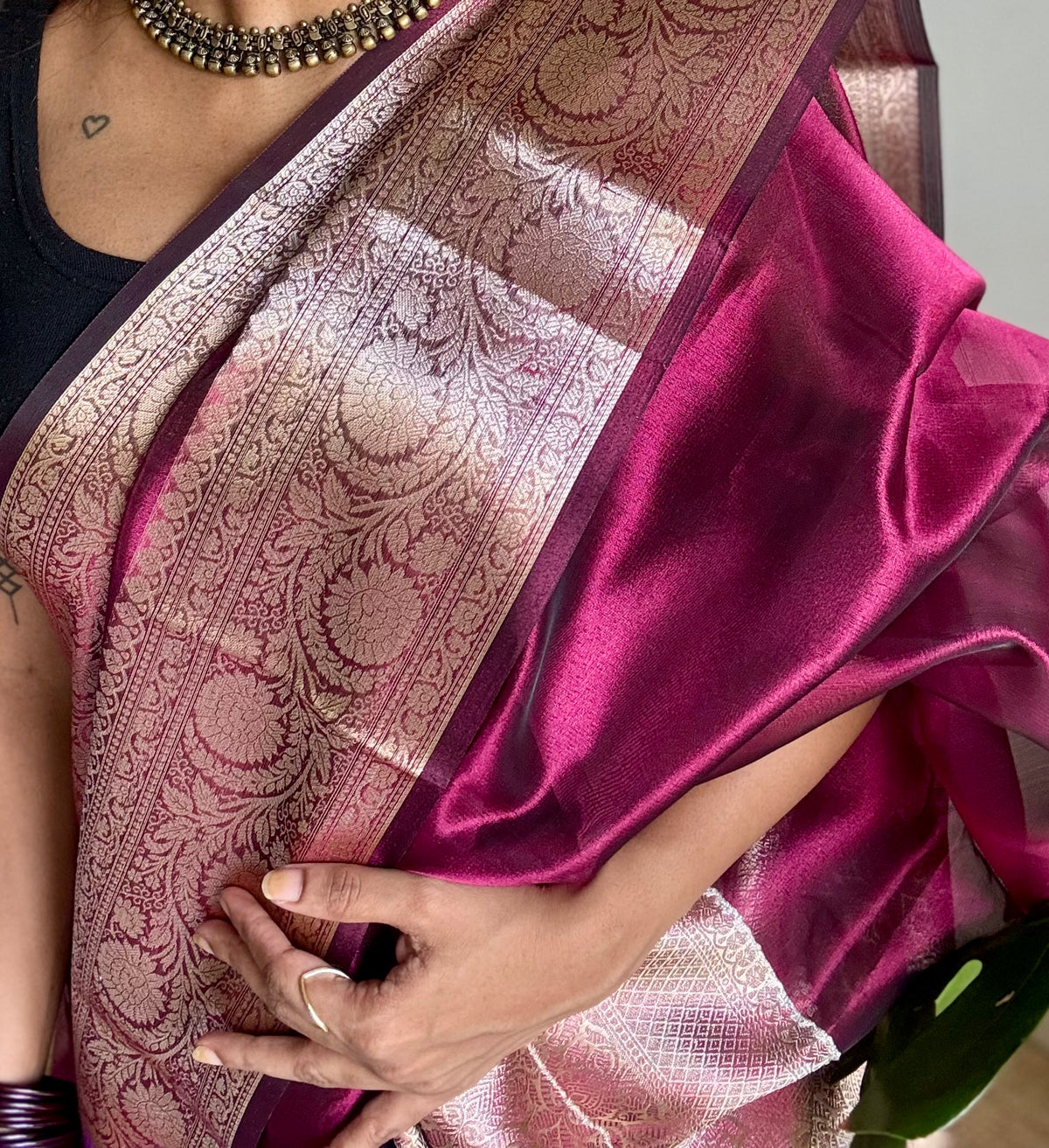 Wine pink tissue Banarasi saree with zari border - YCBLTOC78