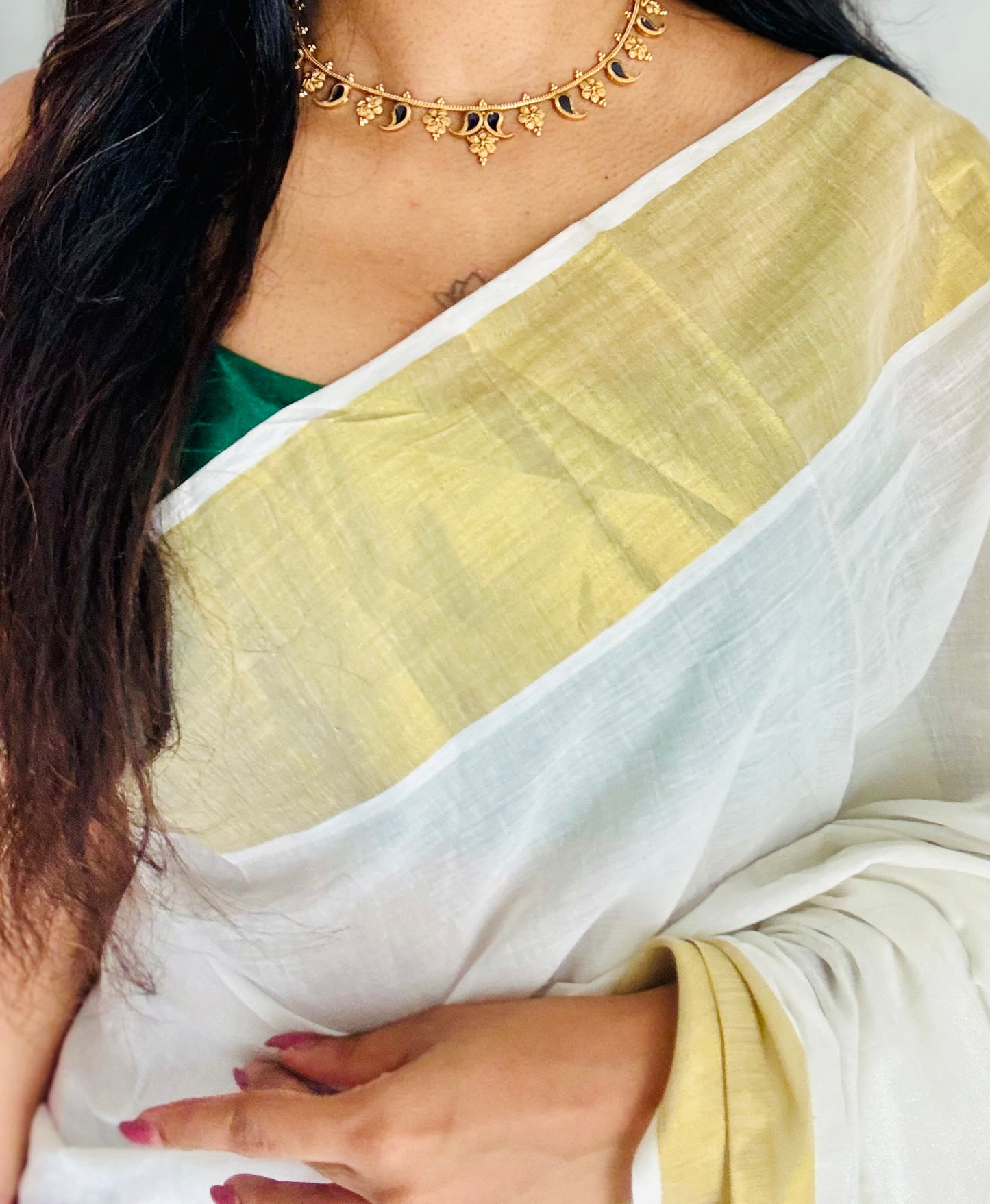 Curved black palakka (pulinagam) with floral pendant neckpiece, with earrings - YCGPNP762