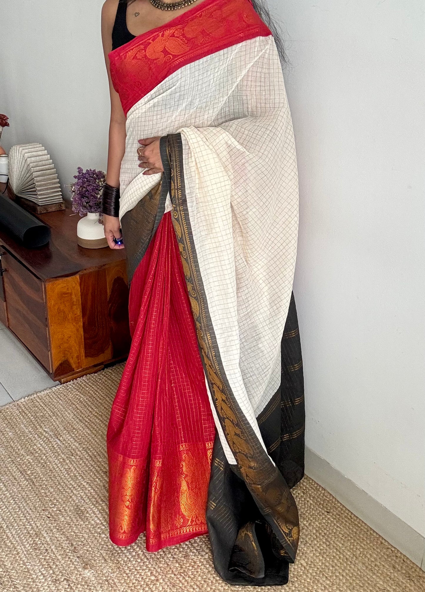 Ivory and red border with chilli red, sungudi cotton half-half saree - YCCOTNIDMA295