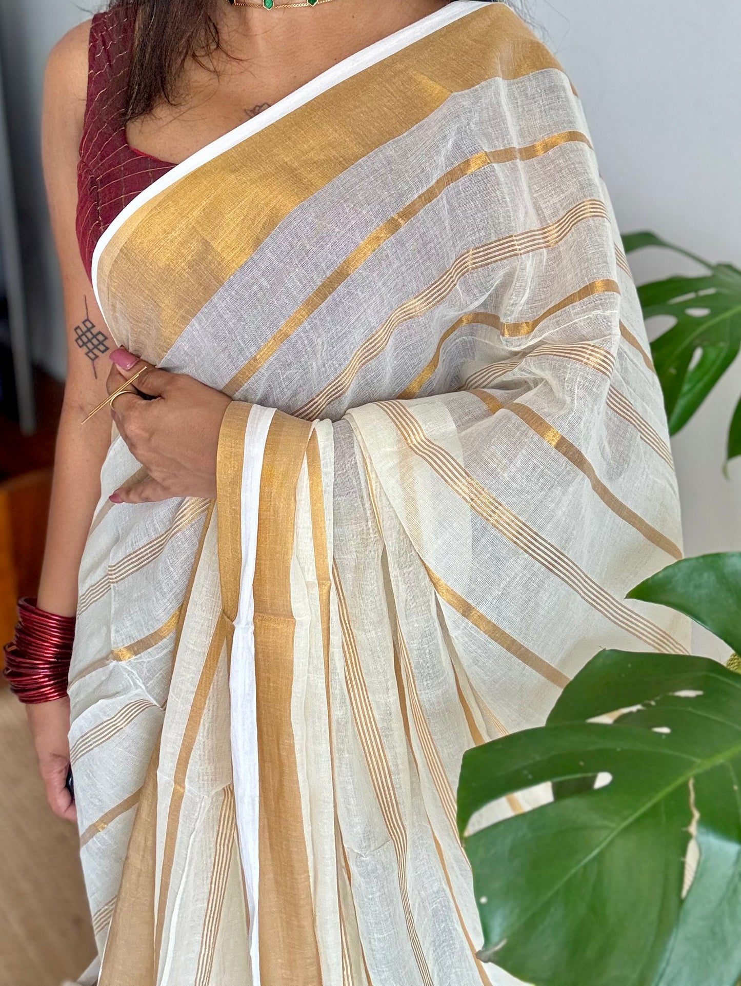 Ivory mul saree, gold stripes - YCIEON01