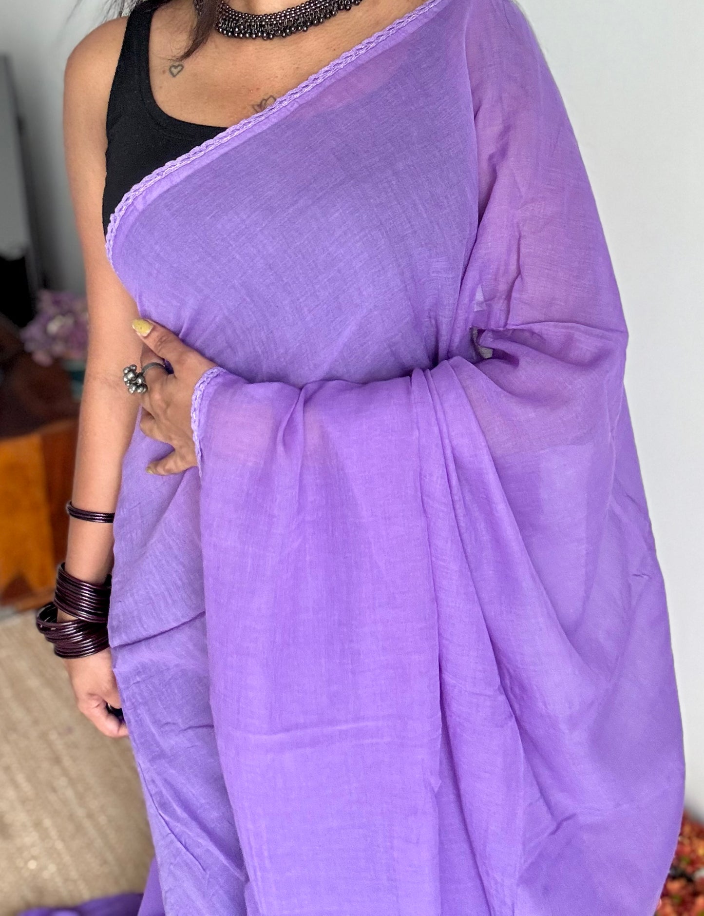 Lilac plain mul saree with lace border - YCBCMCFE404