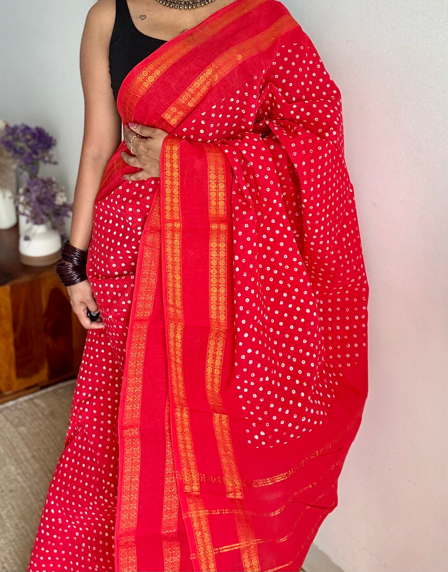 Chilli red, wax dot printed sungudi, kattuchayam dyed madurai cotton - YCCOTNMSAP155