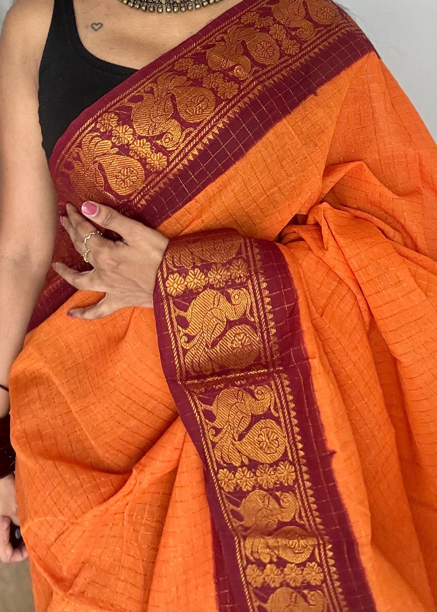 Orange with maroon contrast zari checkered sungudi, kattuchayam dyed madurai cotton - YCCOTNMSAP161