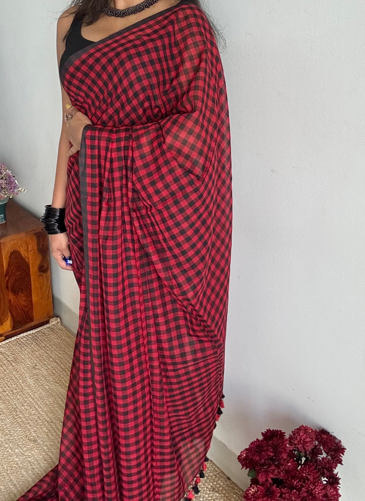Red and black checkered mul cotton saree - YCBCMCFE220