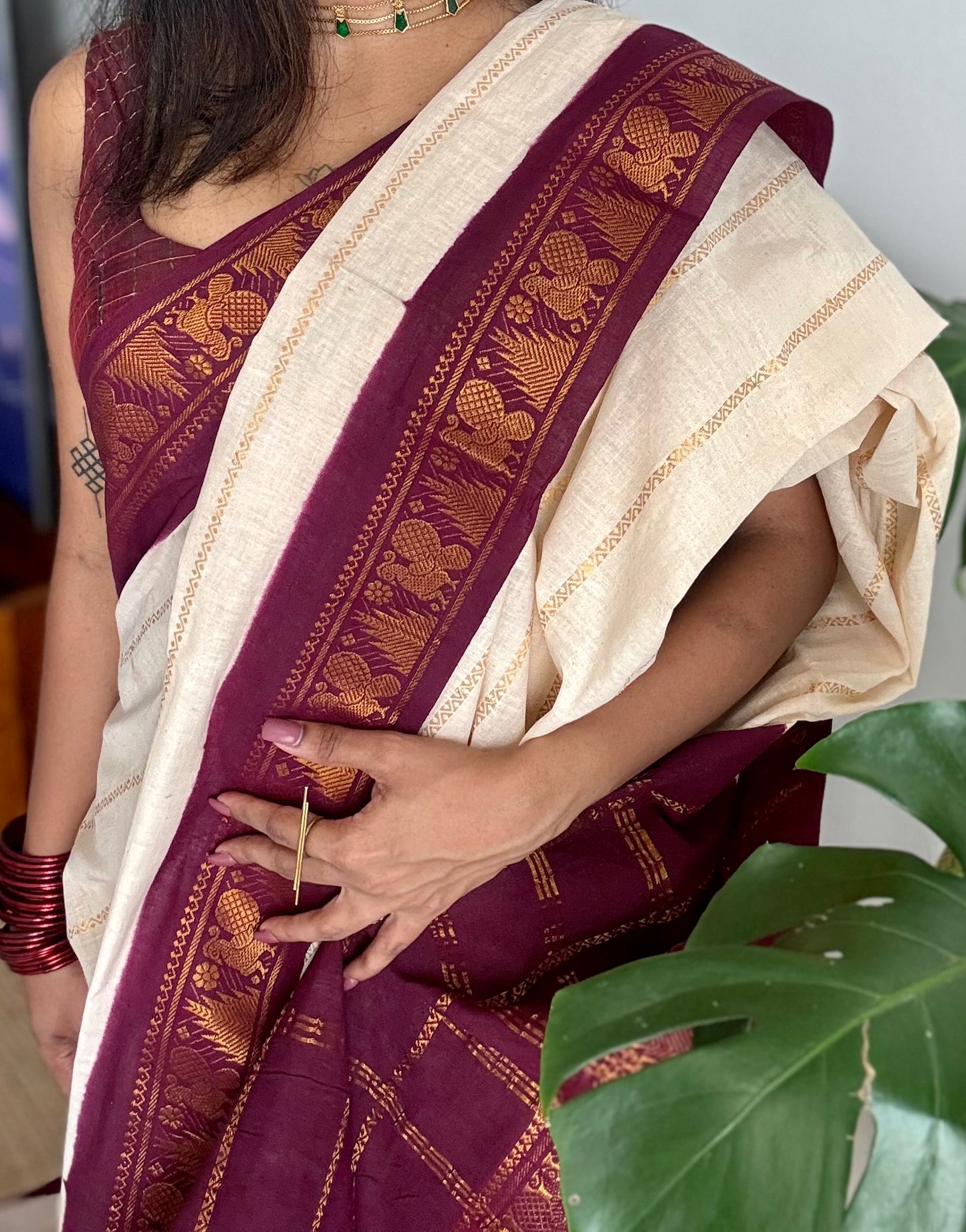 Ivory with maroon contrast velthaari sungudi, kattuchayam dyed madurai cotton - YCIEON103