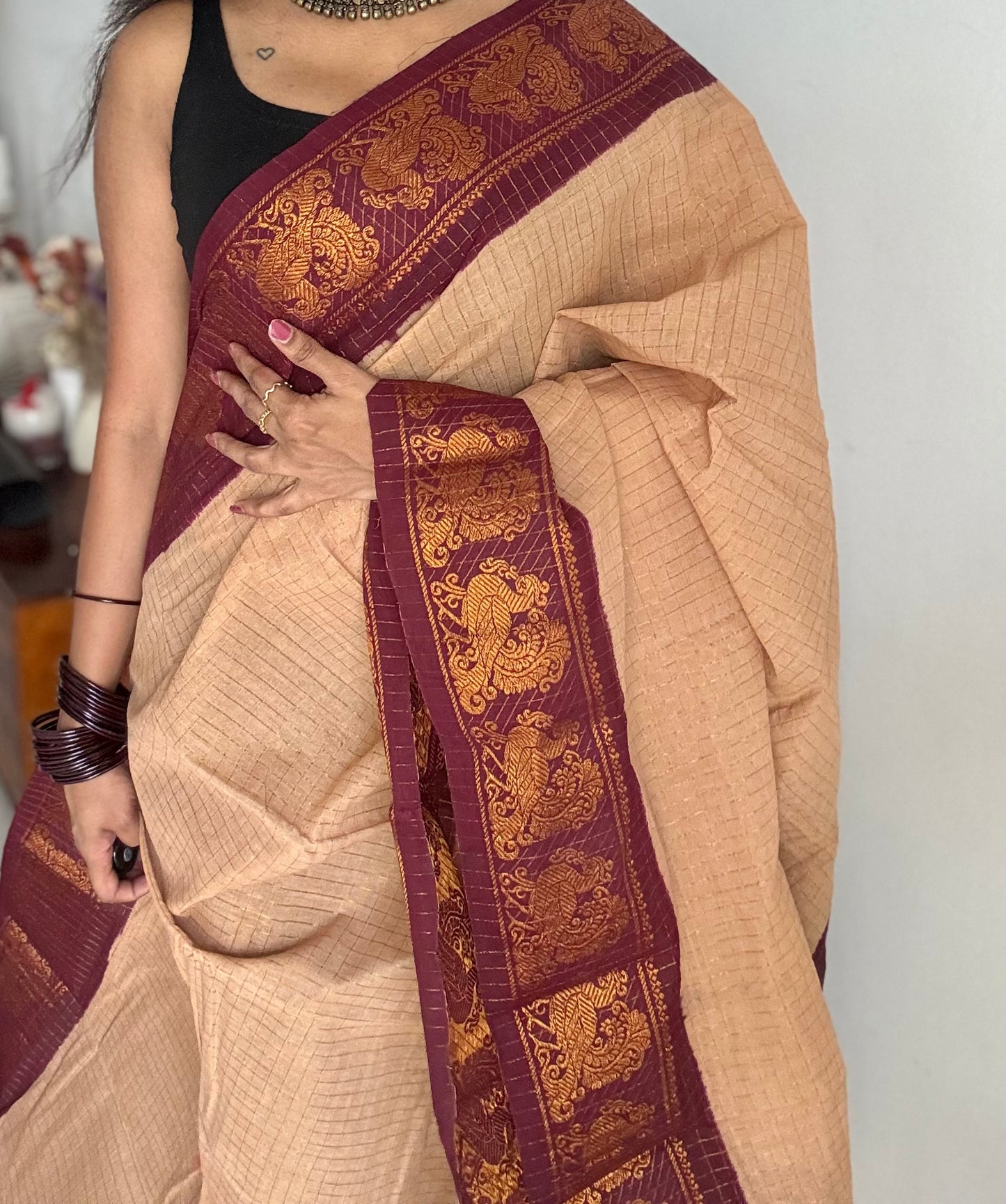 Dark beige with maroon contrast zari checkered sungudi, kattuchayam dyed madurai cotton - YCCOTNMSAP162