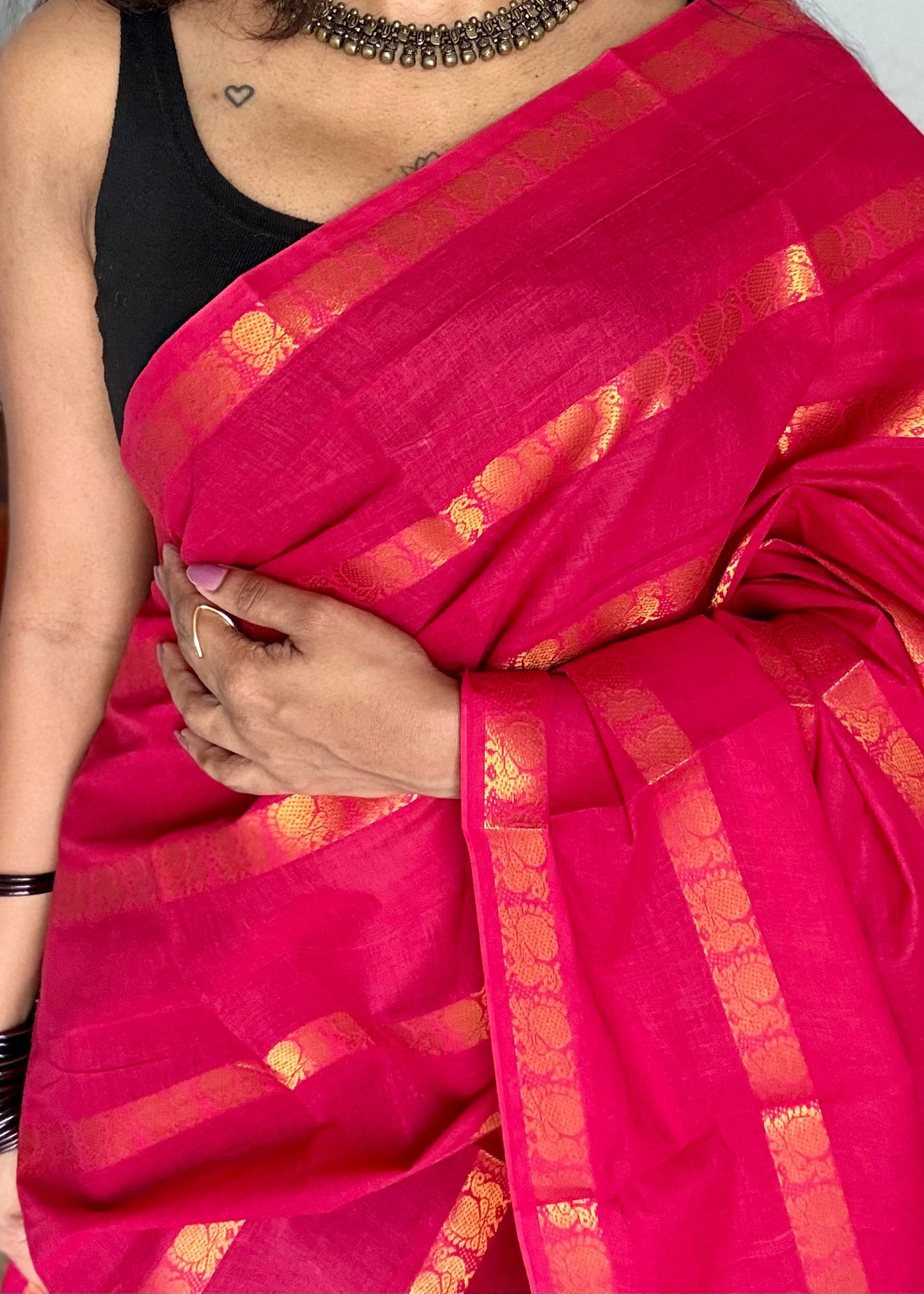 Bright red, peacock motif sungudi cotton - YCCOTNGJJA224