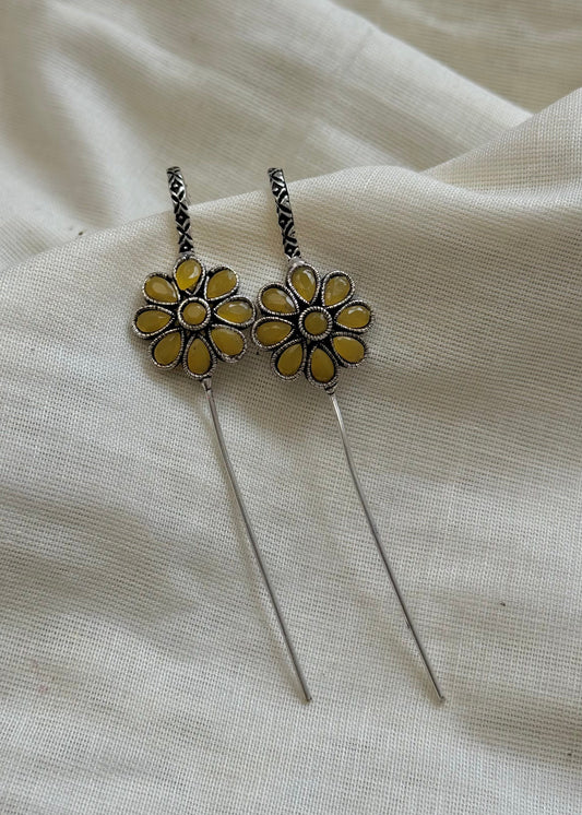 Oxidised silver, yellow stone, floral earcuff - YCOSEEC296