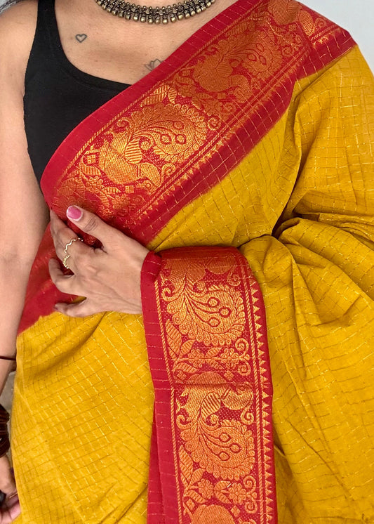 Light green with red contrast zari checkered sungudi, kattuchayam dyed madurai cotton - YCCOTNMSAP196