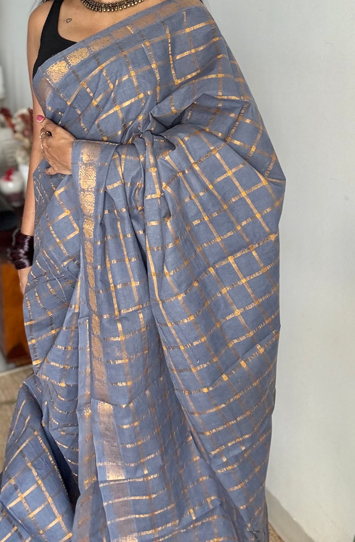 Grey pavithra kattam kattuchayam dyed madurai cotton saree - YCCOTNMSAP126