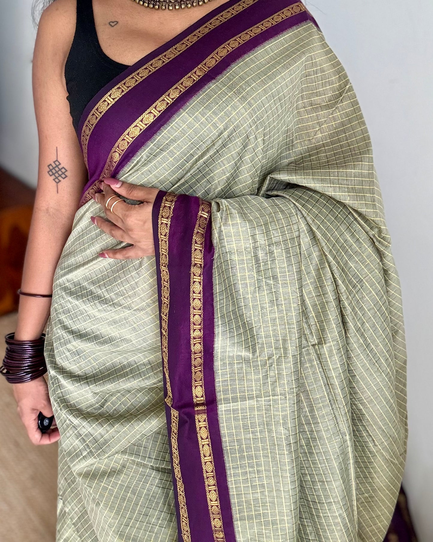 Grey with wine contrast arani checkered saree, cotton silk - YCCOTNAUG11