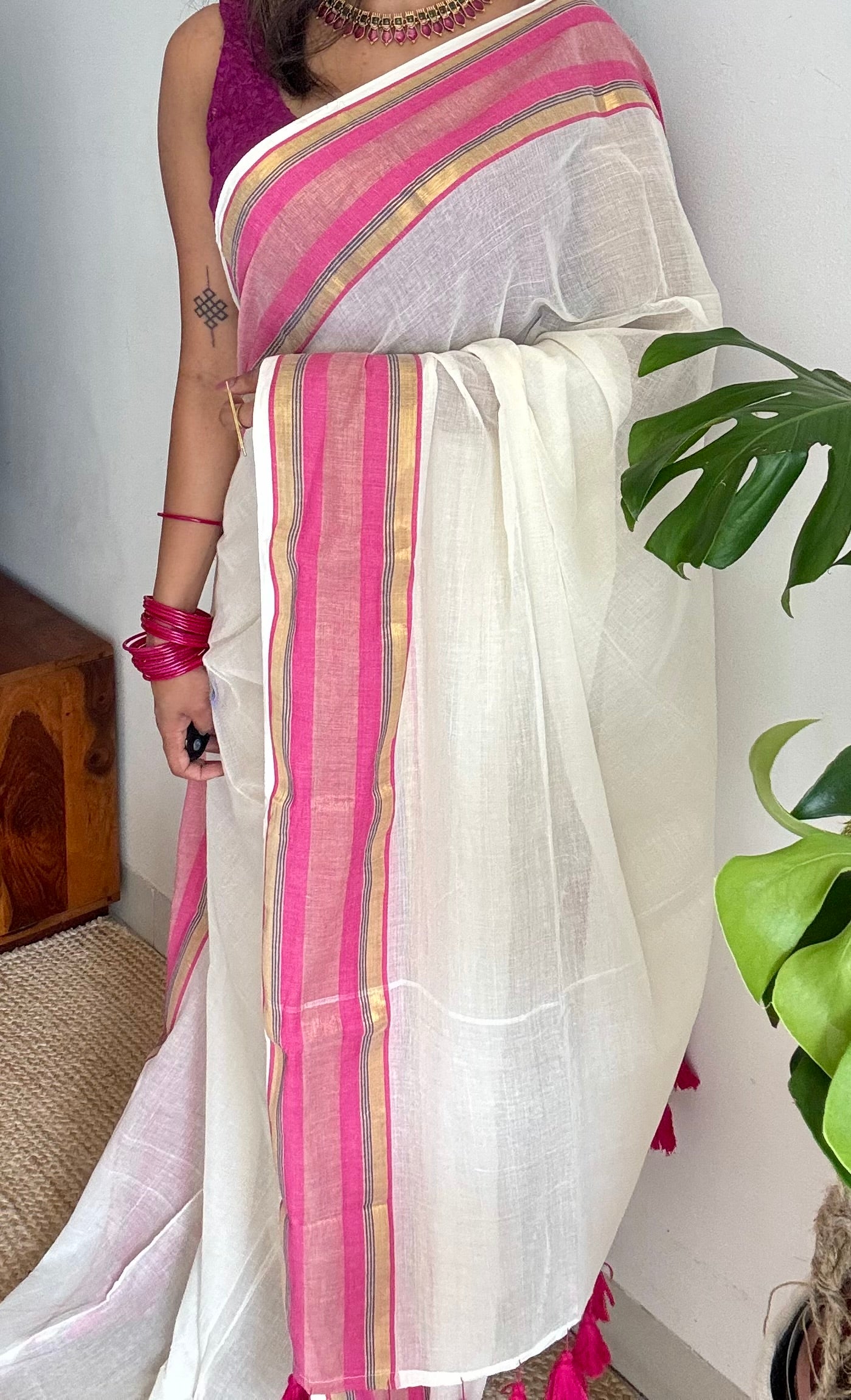 Ivory mul saree, hot pink and gold border  - YCIEON25